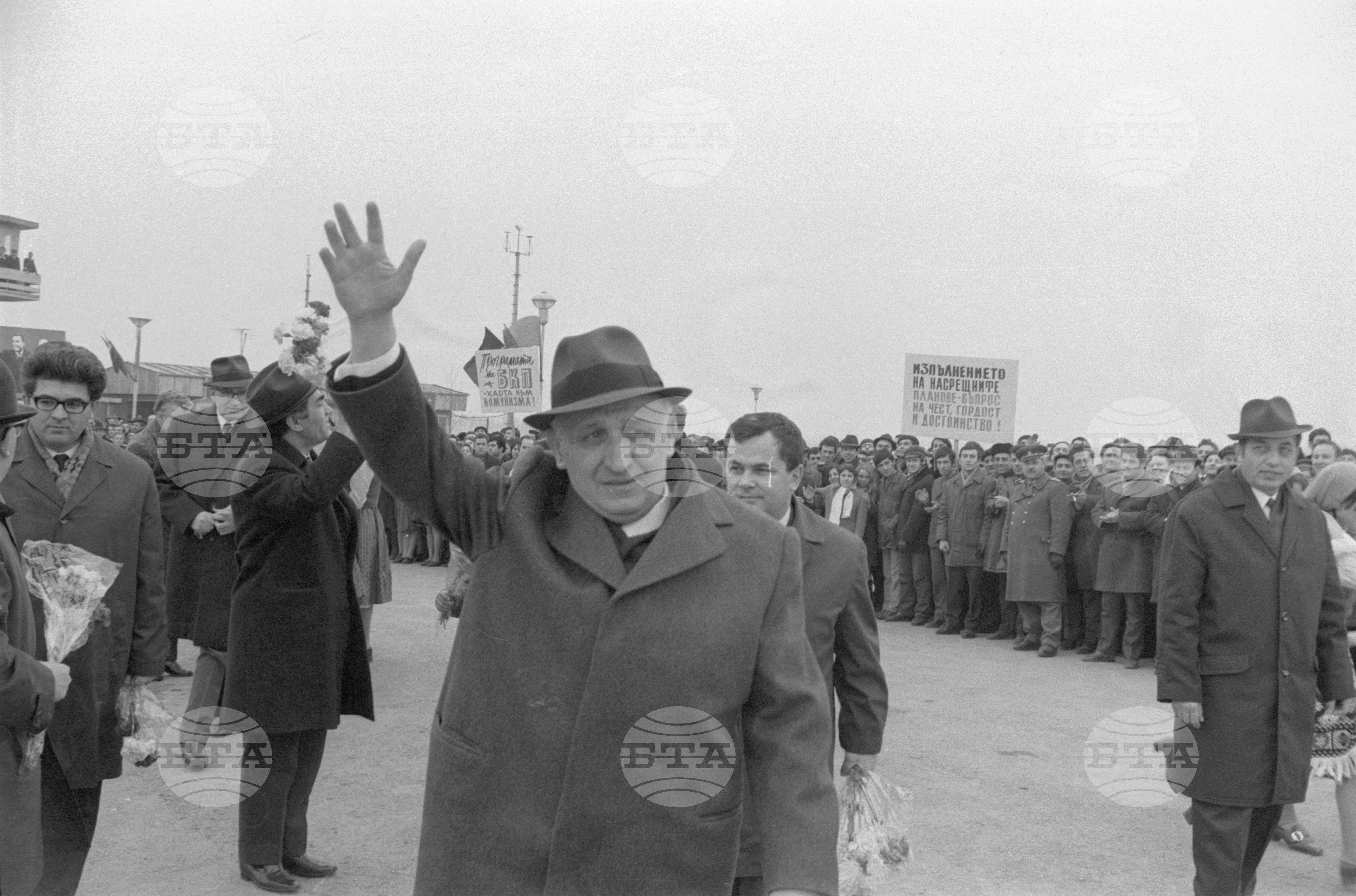 Другарят Тодор Живков в Силистра