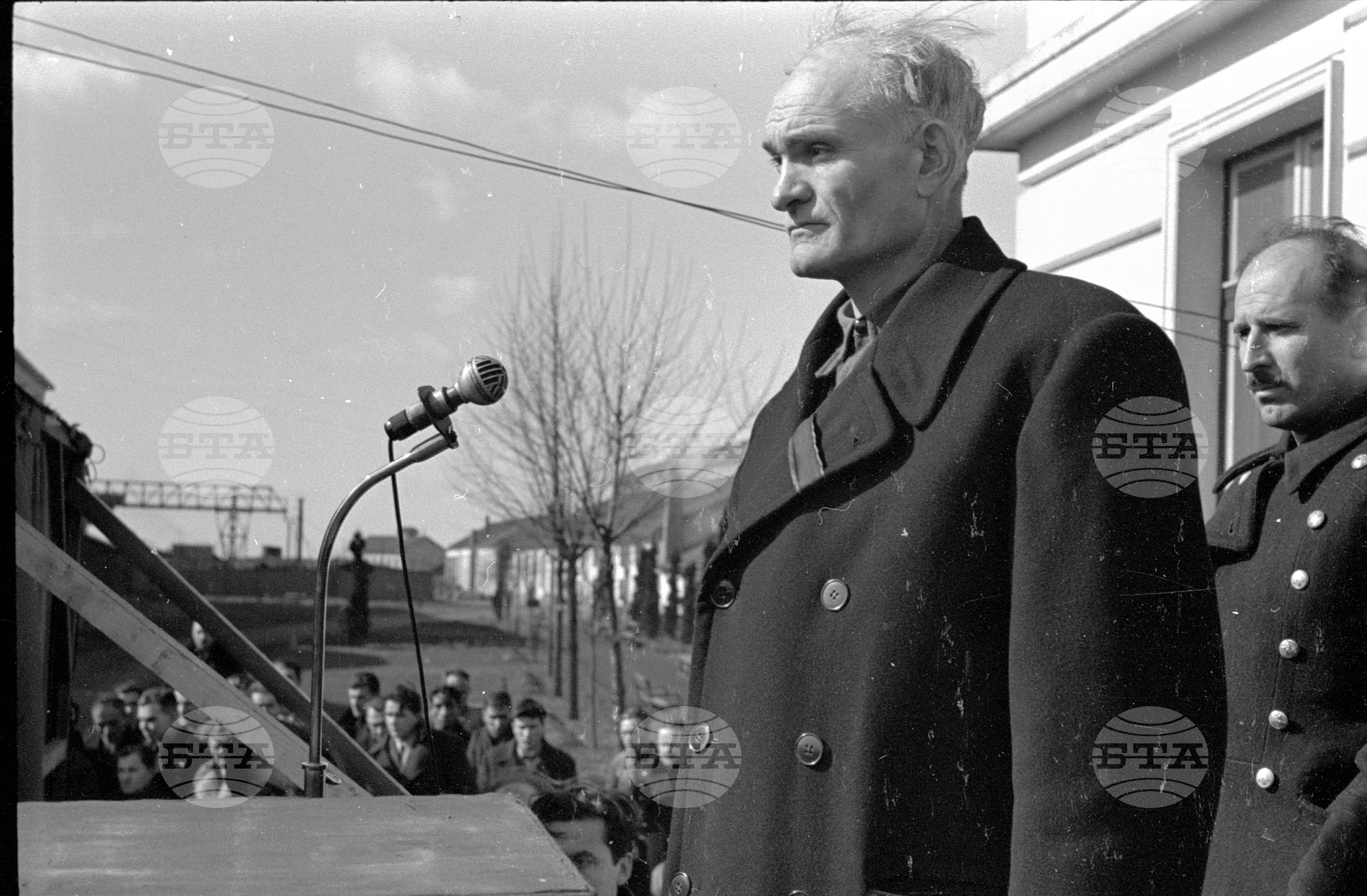 Траурен митинг по случай смъртта на Йосиф Висарионович Сталин
