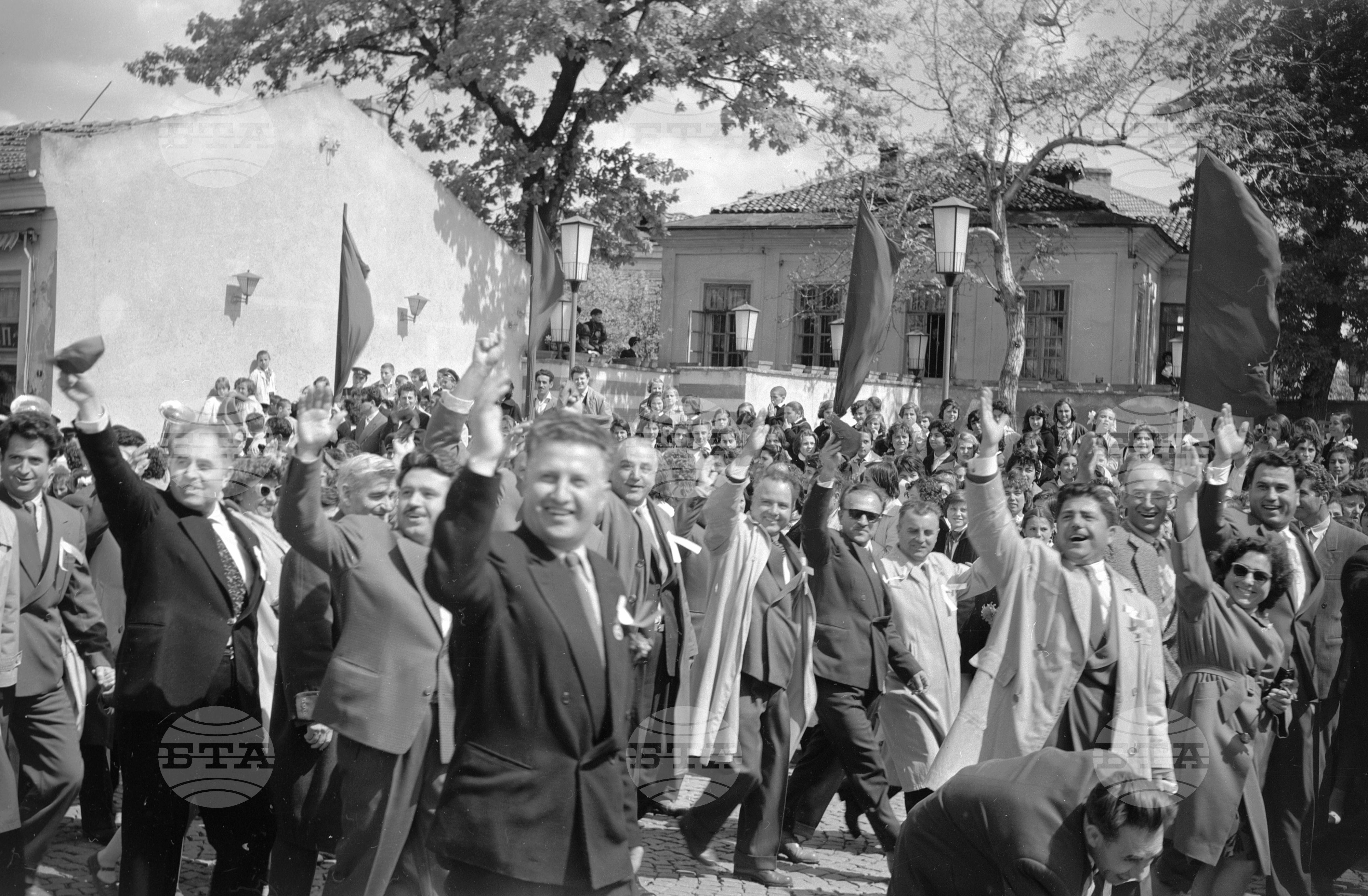Първомайската манифестация на трудещите се в Плевен 1962г. част 3