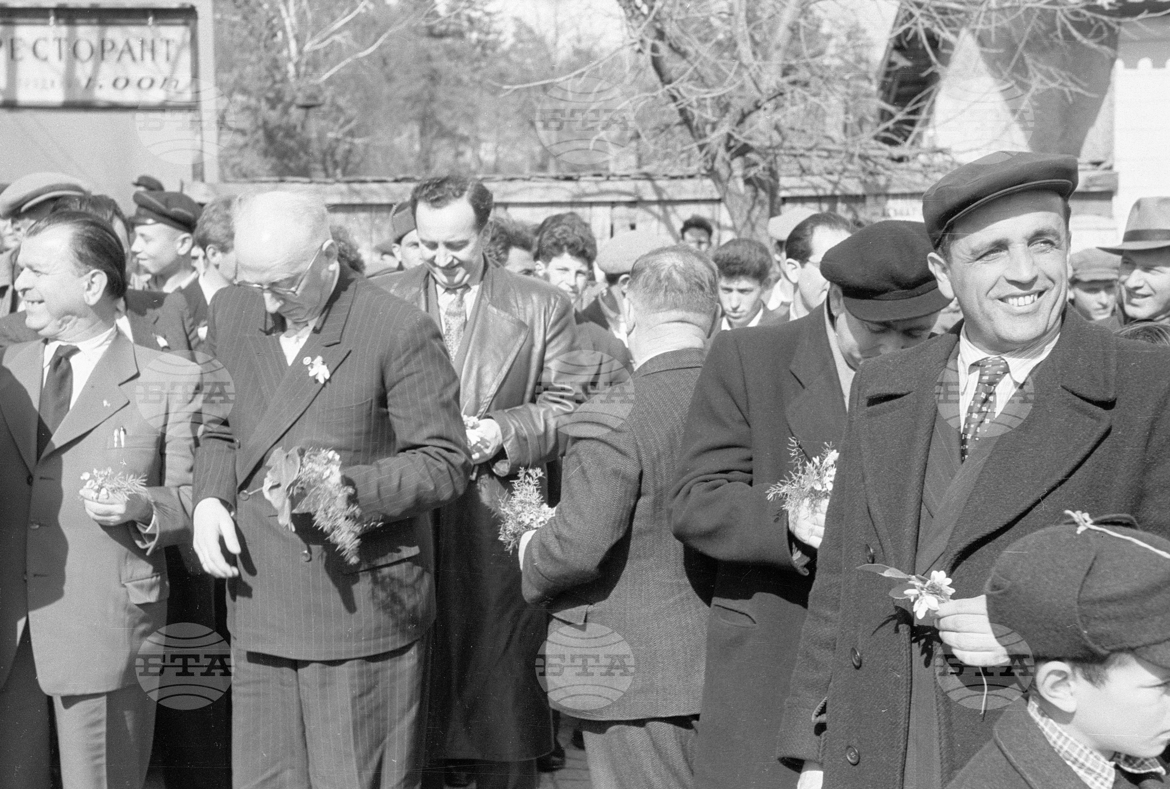 Пребиваването на чуждестранните делегати- гости на Националния съвет на Отечествения Фронт