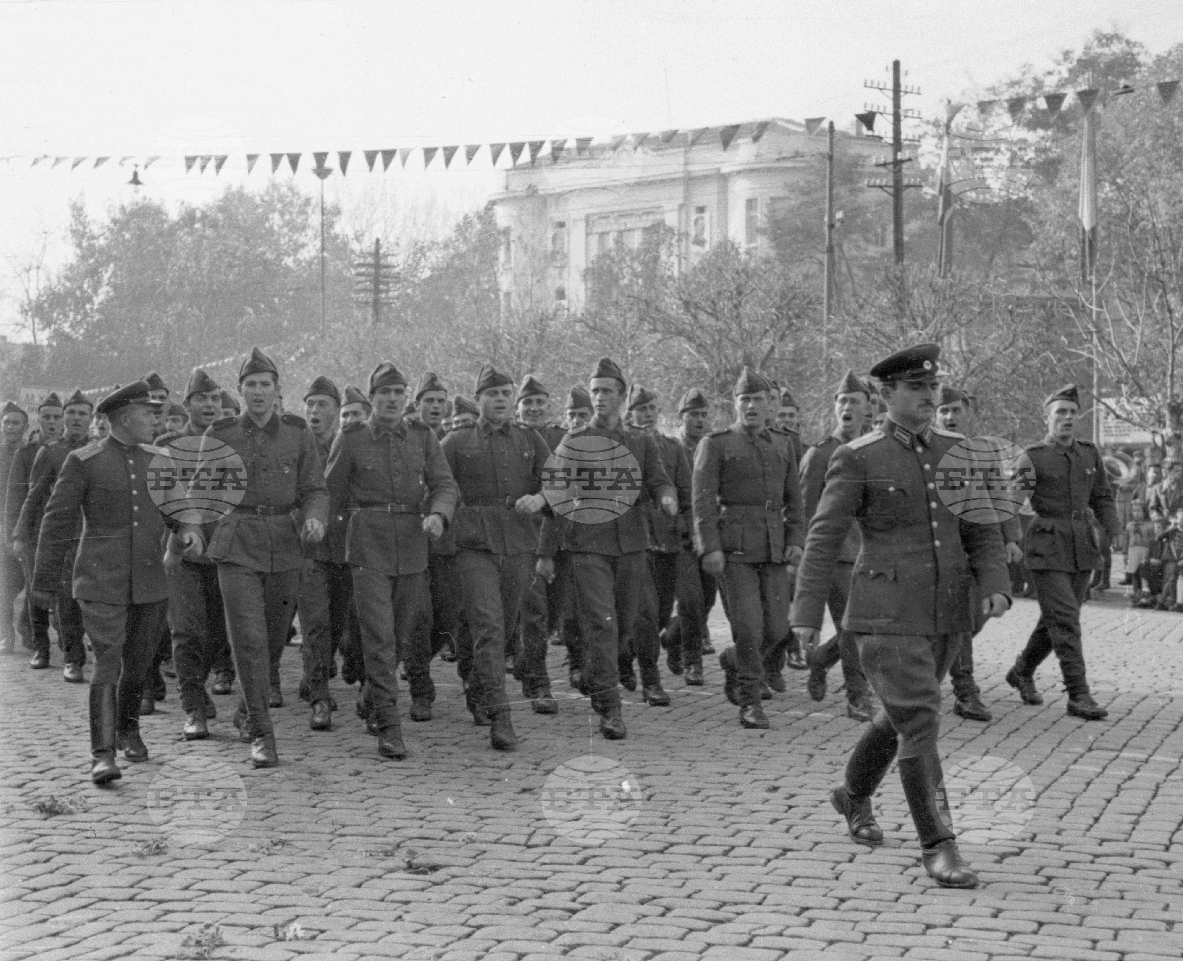Тържества и празнична манифестация за Великата октомврийска революция 1951 год