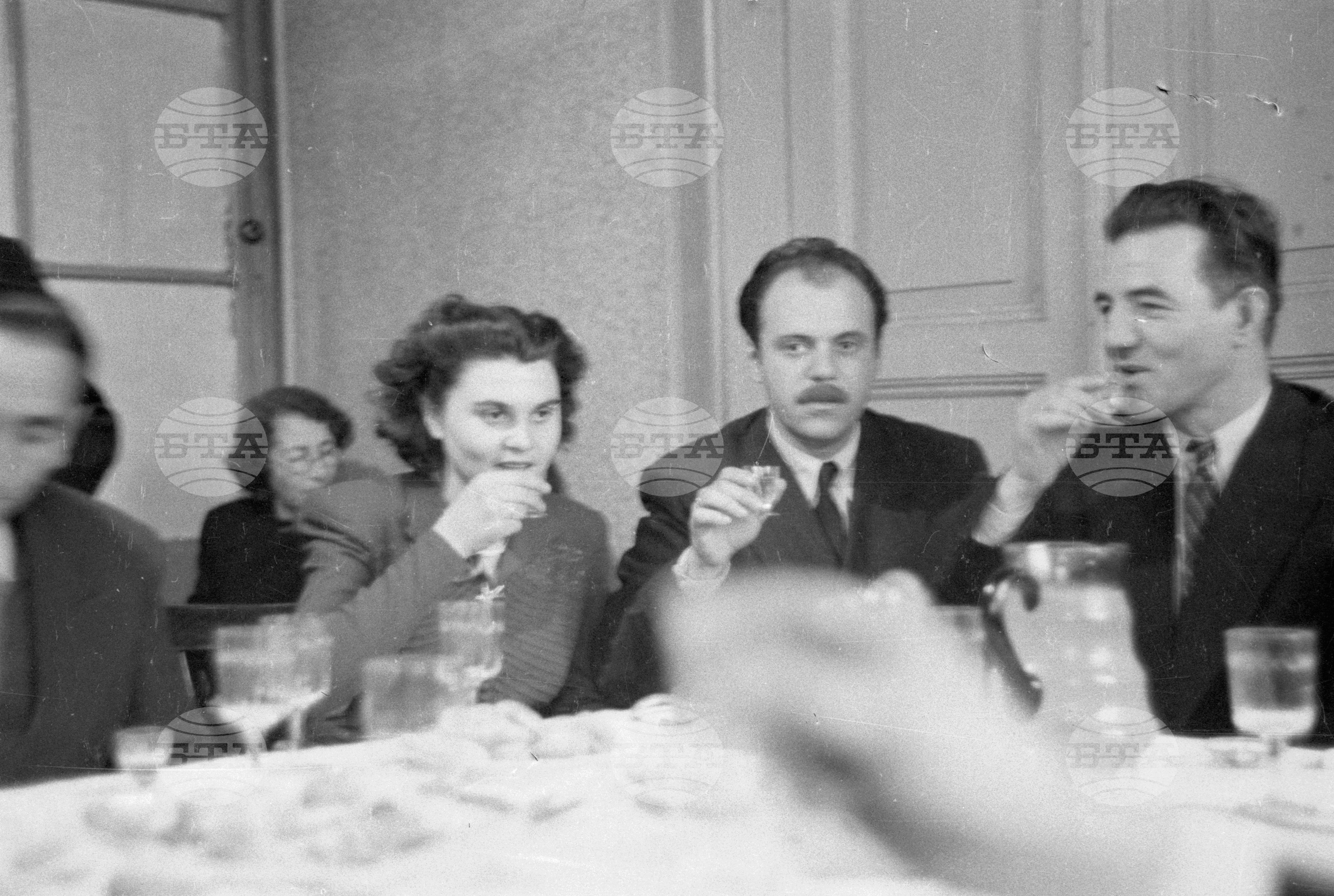 Сключване на граждански брак през 1951 година
