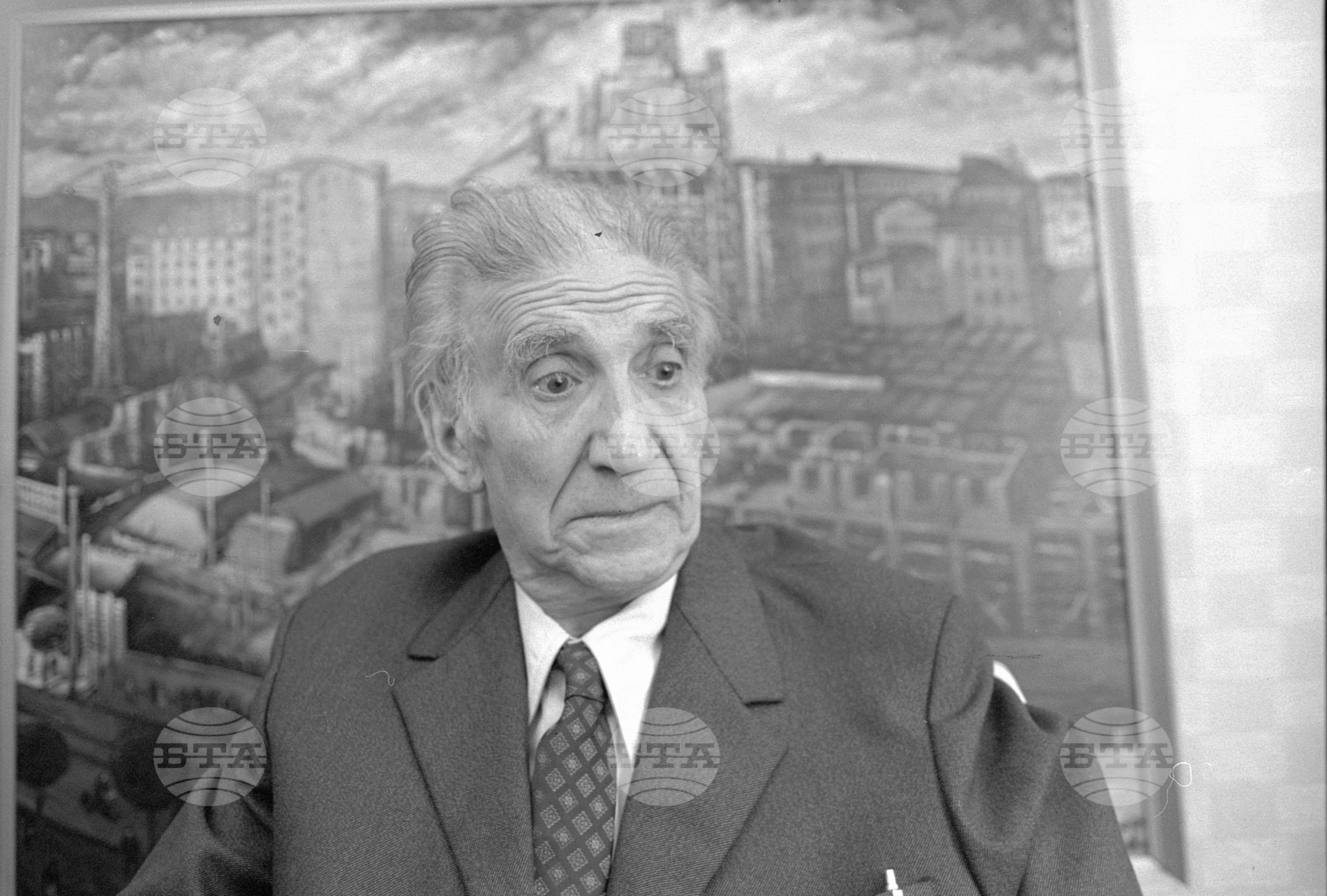 Народният художник Цанко Лавренов