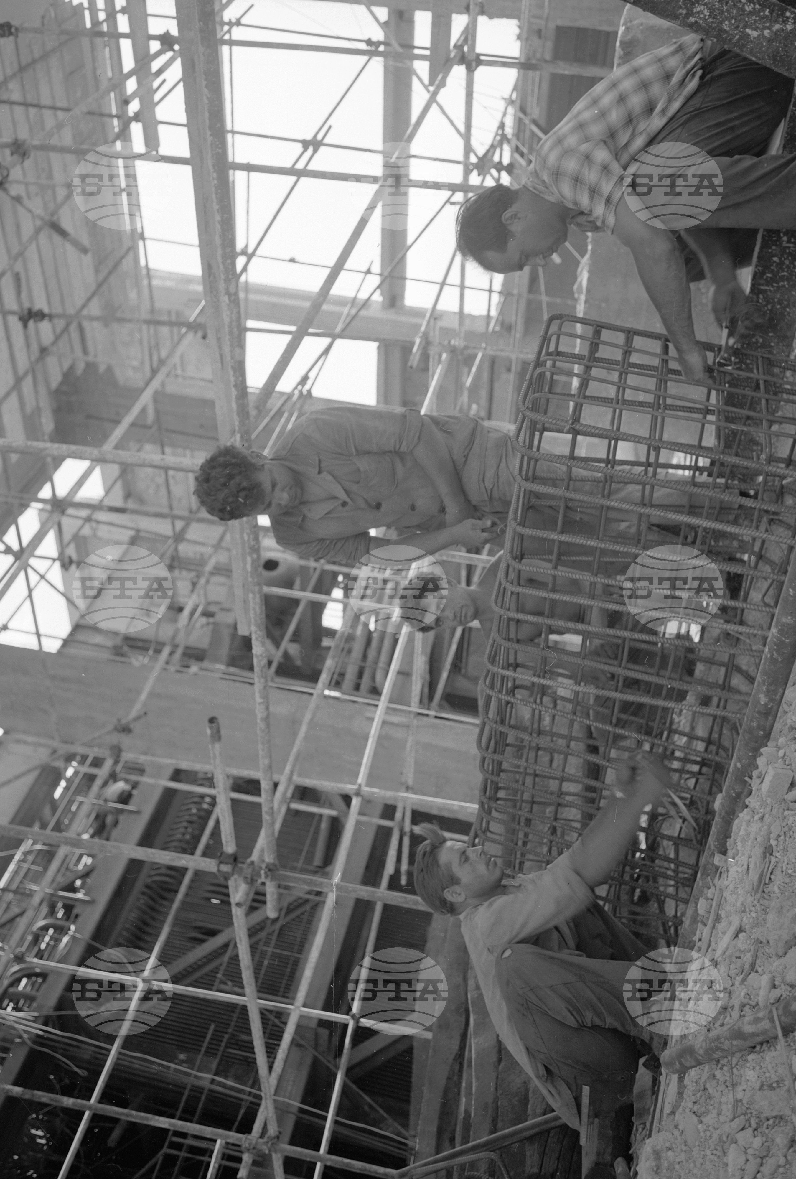 На строежа на ТЕЦ "Трайчо Костов", София - 1963