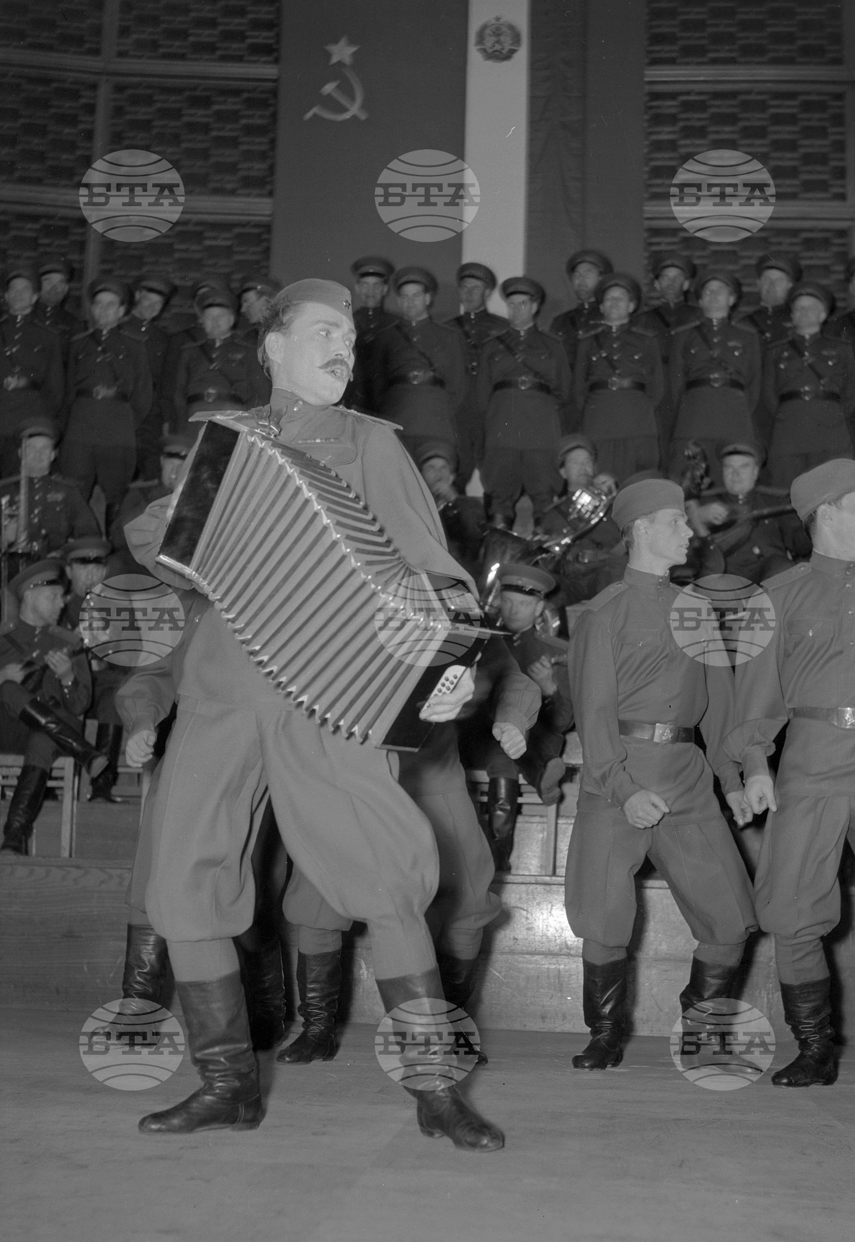 Първият спектакъл на Ансамбъла за песни и танци на Съветската армия "А.Д.Александров" част 3