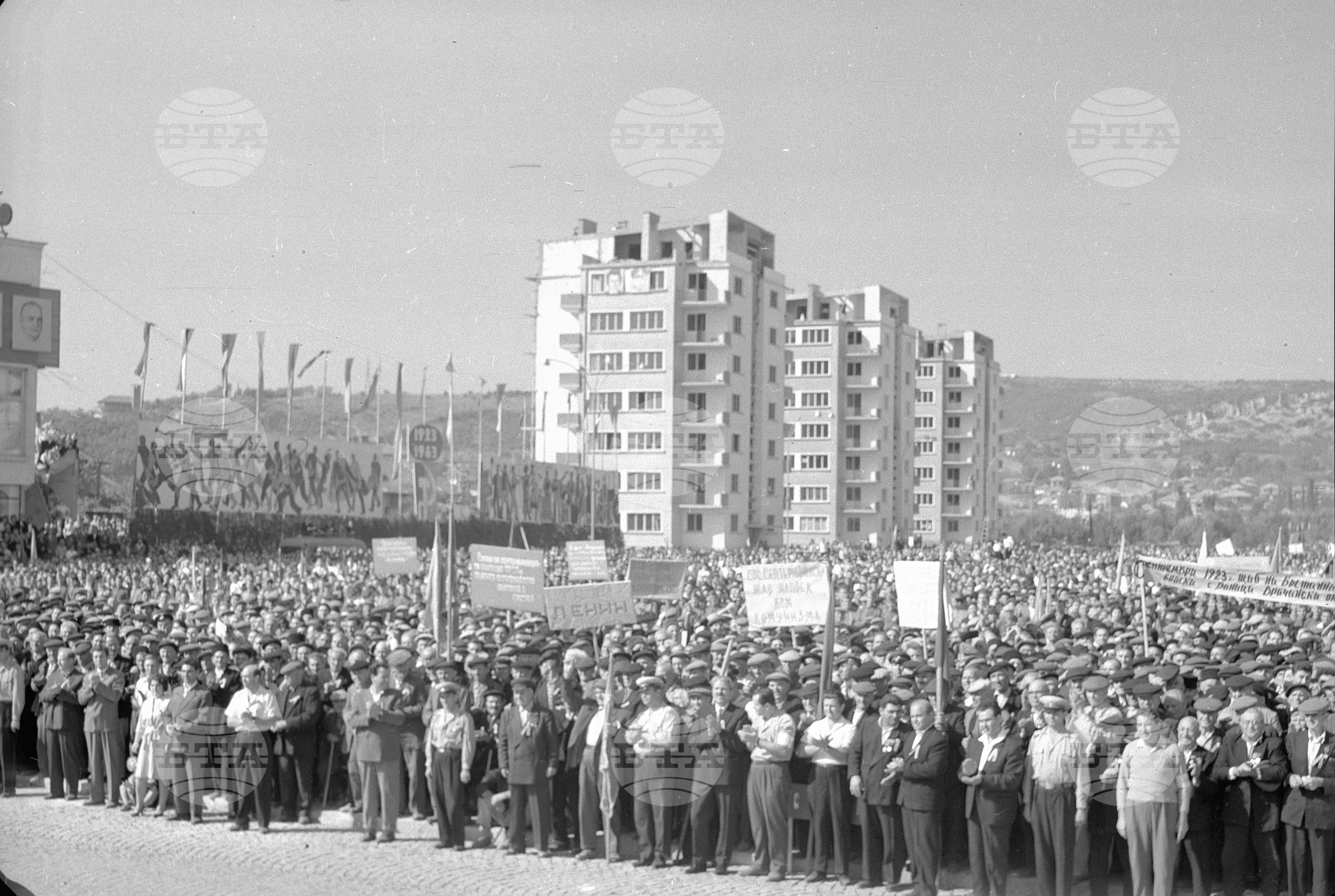 Възторжен митинг на трудещите се от Михайловградски окръг