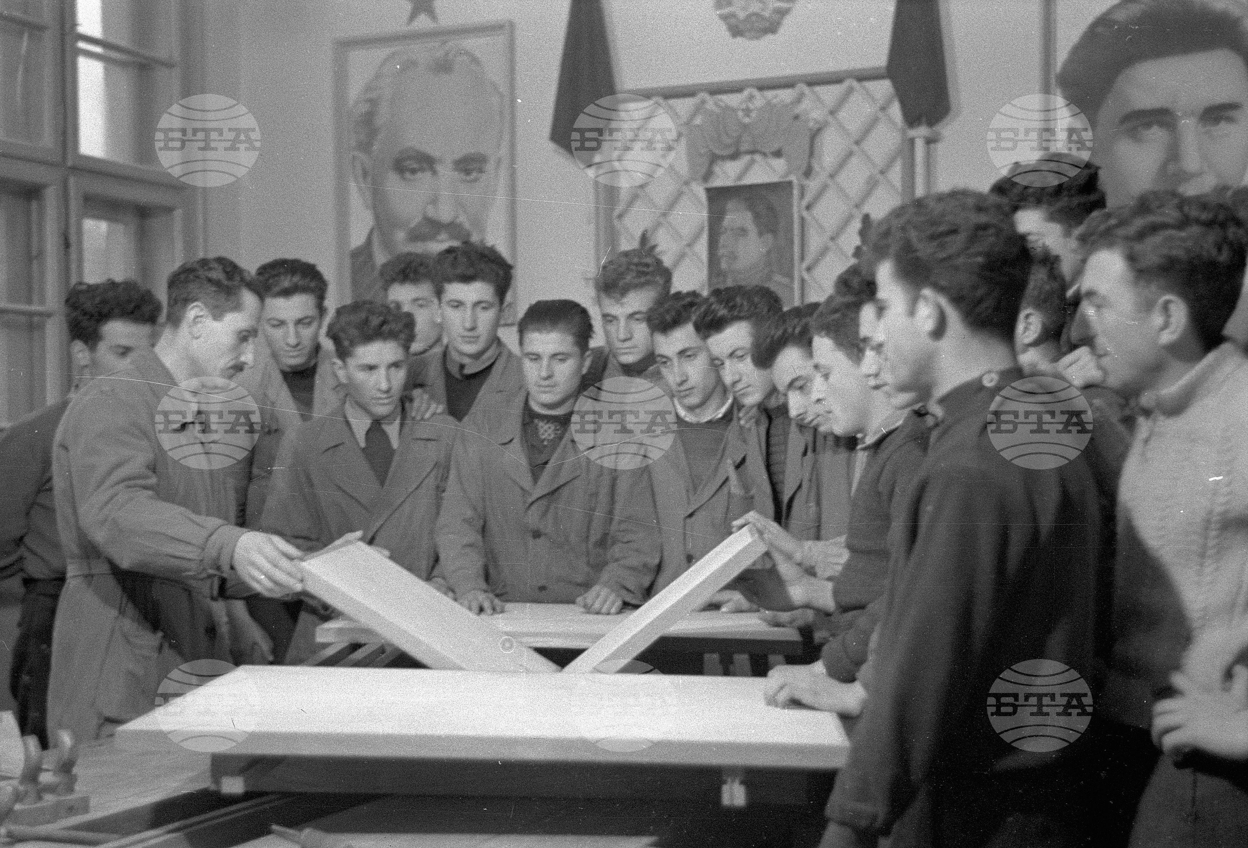 Техникум по дървообработване и вътрешна архитектура, 1951
