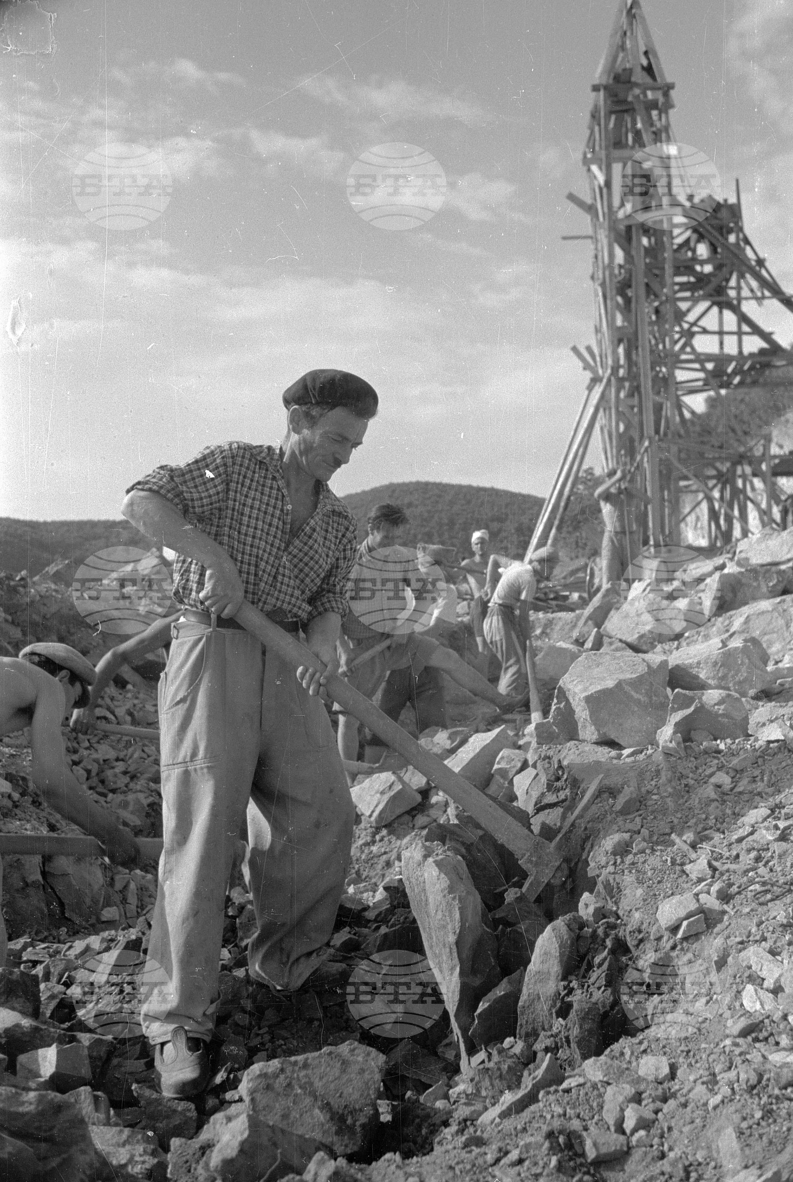 Язовир "Сталин" - снимки от изграждането му през 1952 година
