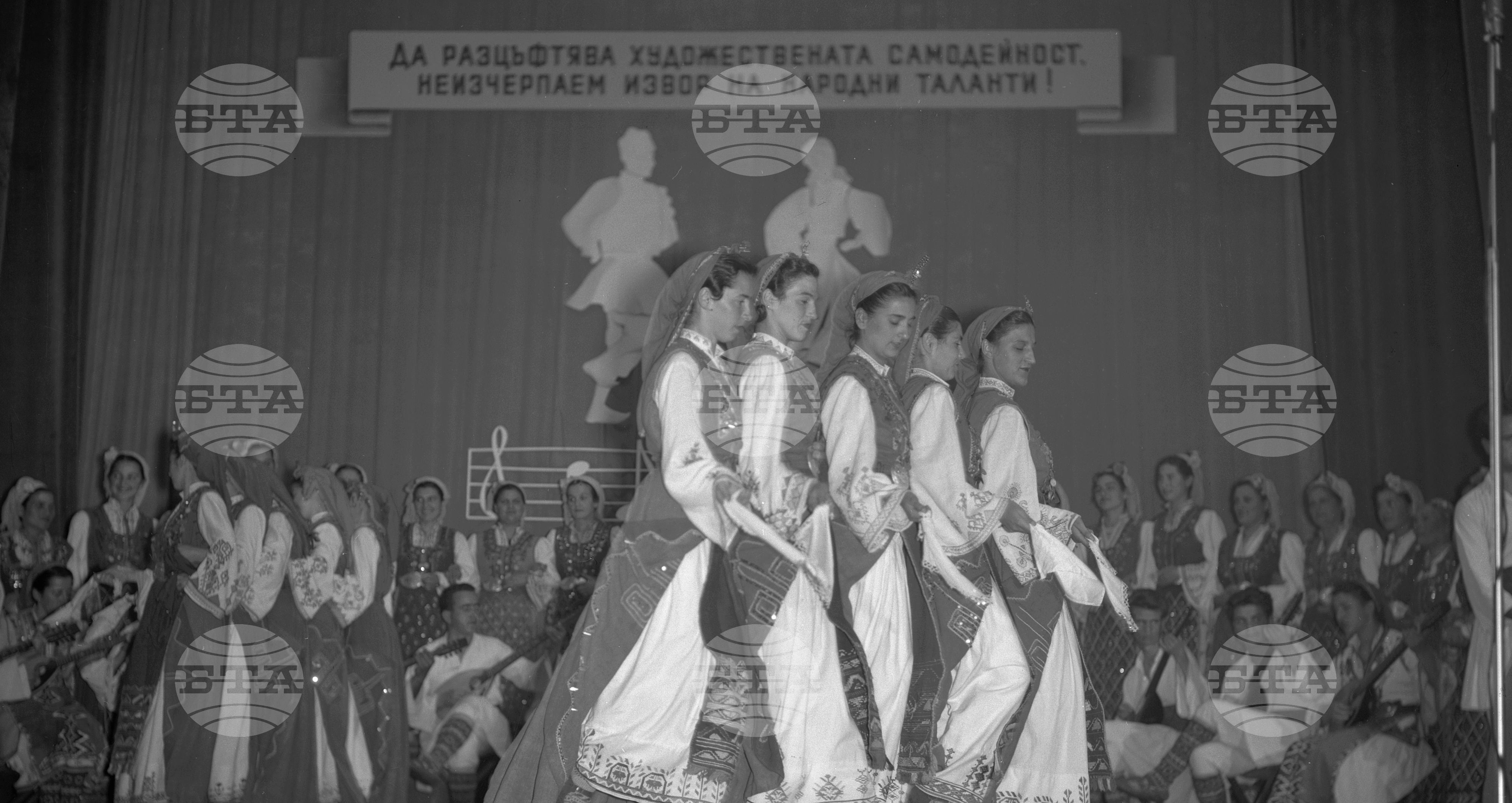 Национален преглед на читалищната музикална и танцова самодейност в София