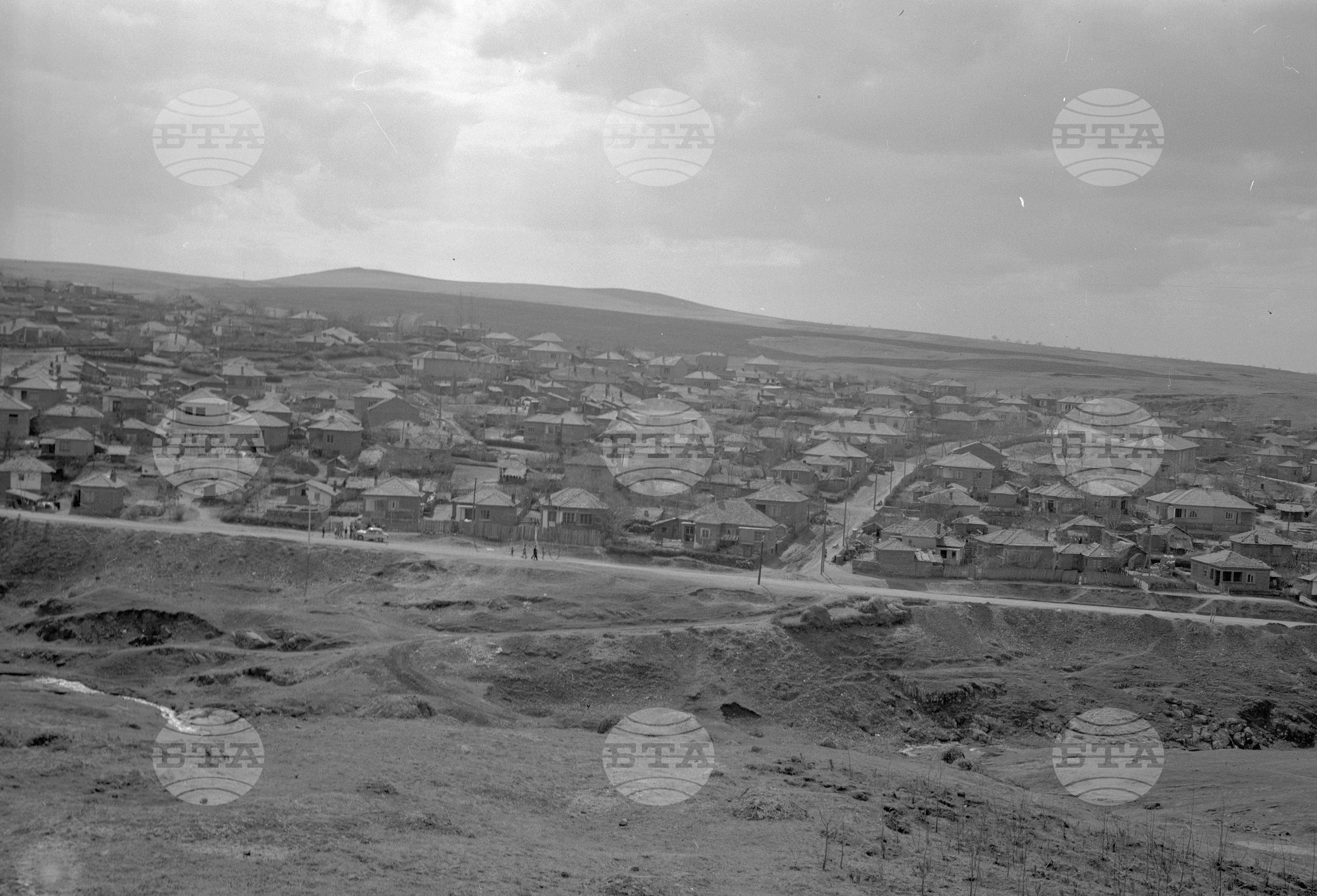 Пролетни работи в Трудово-кооперативно земеделско стопанство (ТКЗС) "Г. Димитров" в гр. Карнобат
