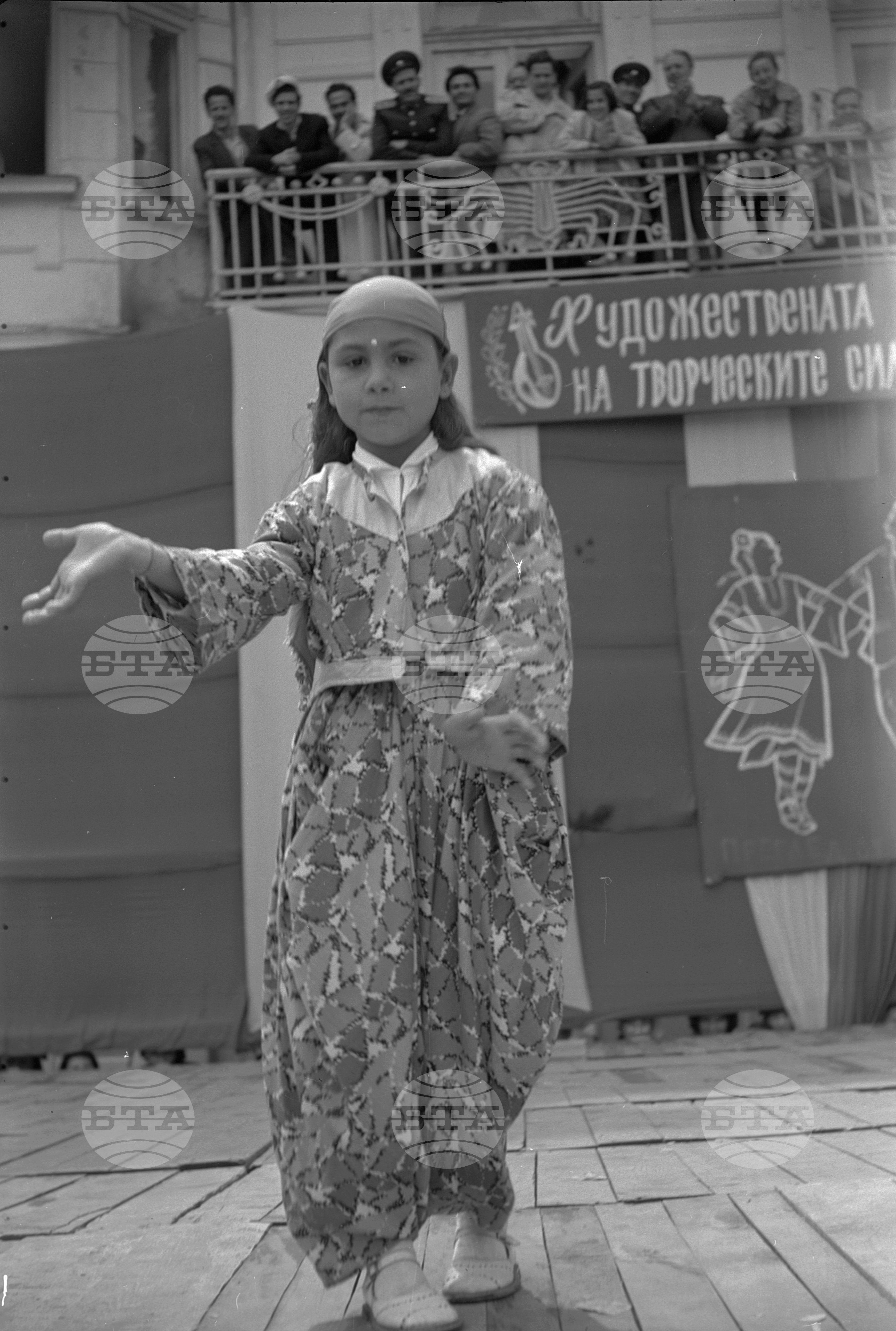 Окръжен празник на песните и танците в Кюстендил
