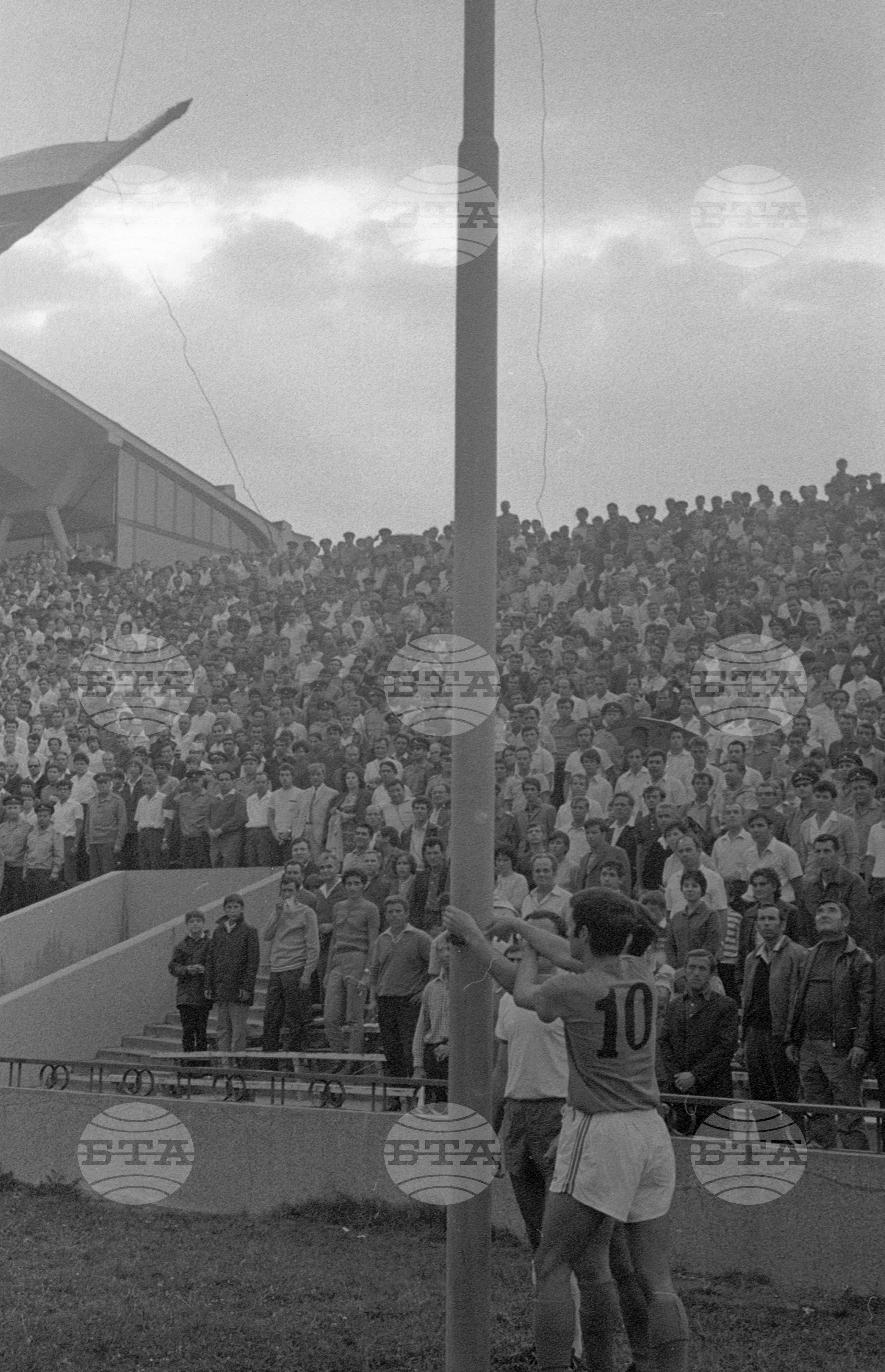 Откриване на футболното първенство 1971 - 1972 година. ЦСКА(Централен спортен клуб на армията) - Черно море(Варна)