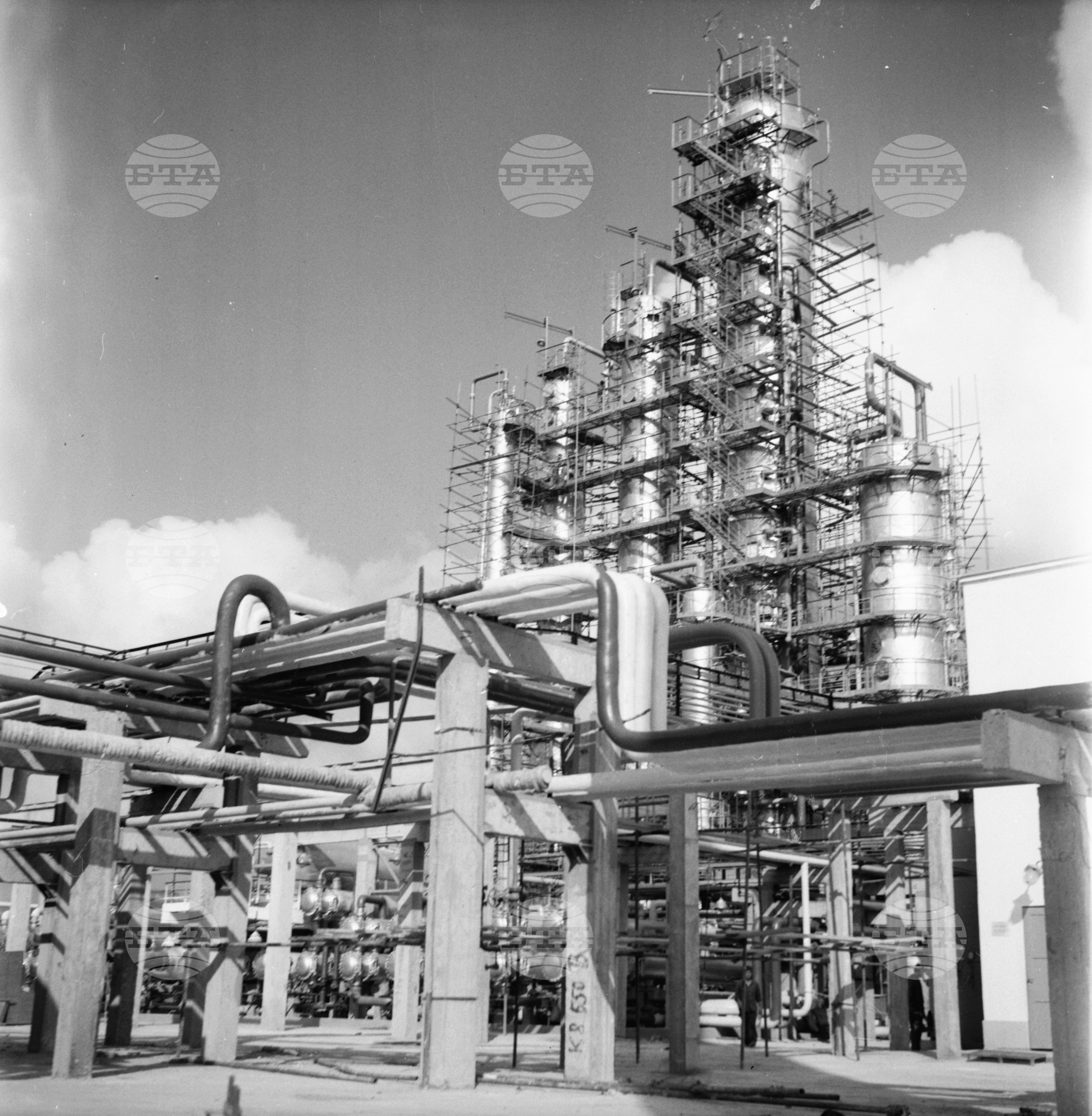 Нефтопреработвателния завод 1963 година