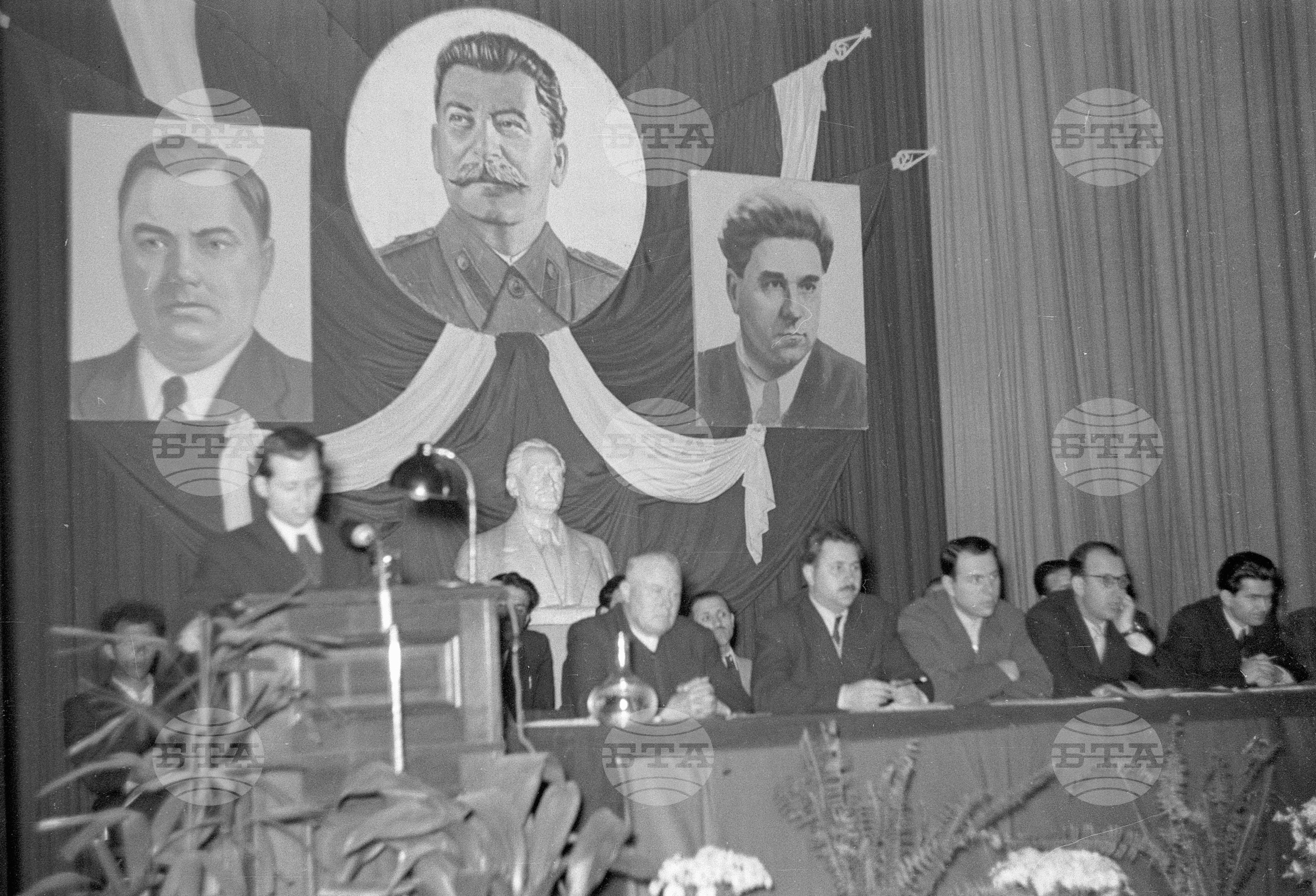 Президиумът на националната конференция на ДСО (Държавно стопанско обединение) "Урожаи"