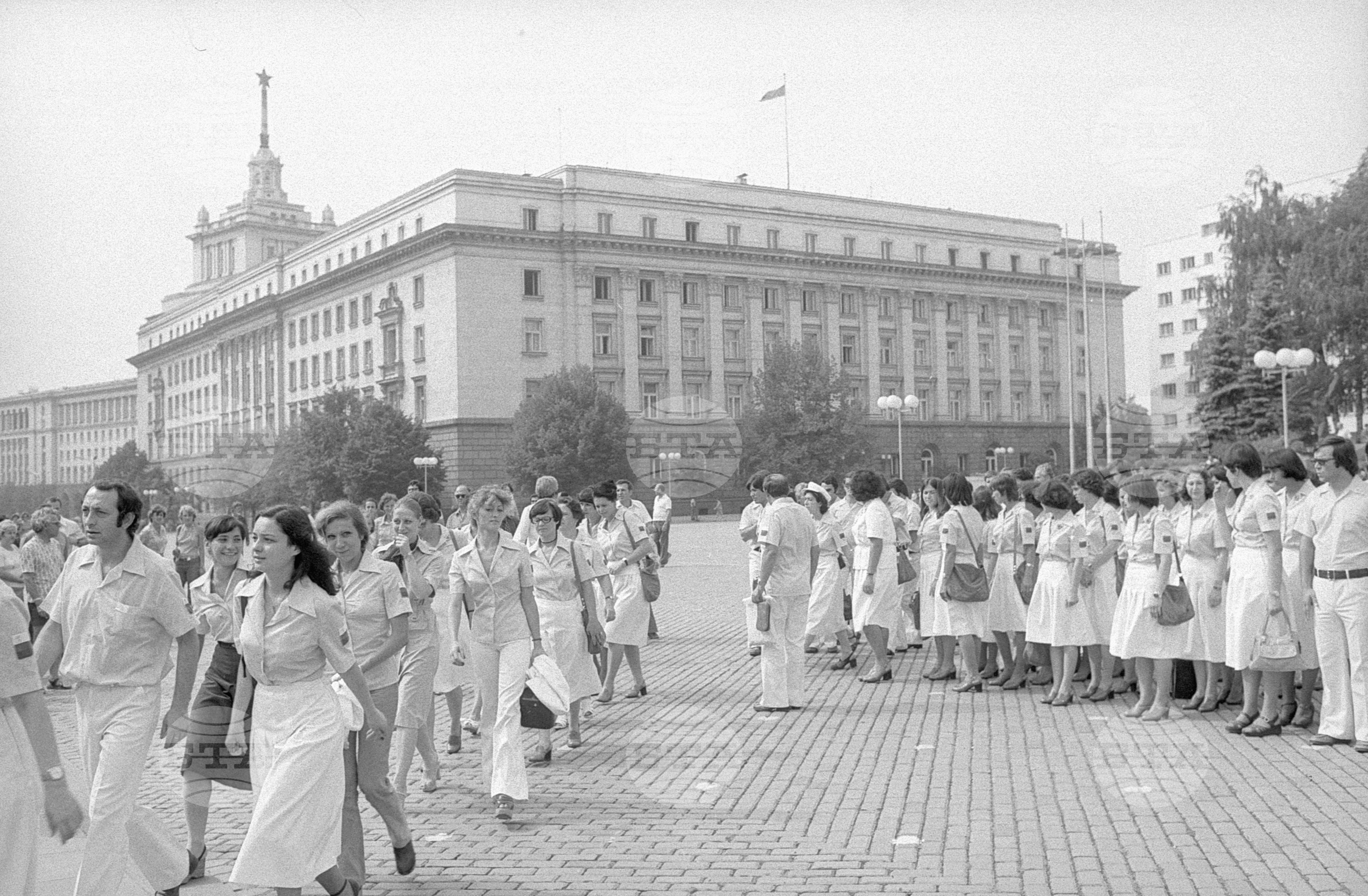 Среща на другаря Тодор Живков с делегацията за фестивала в Куба
