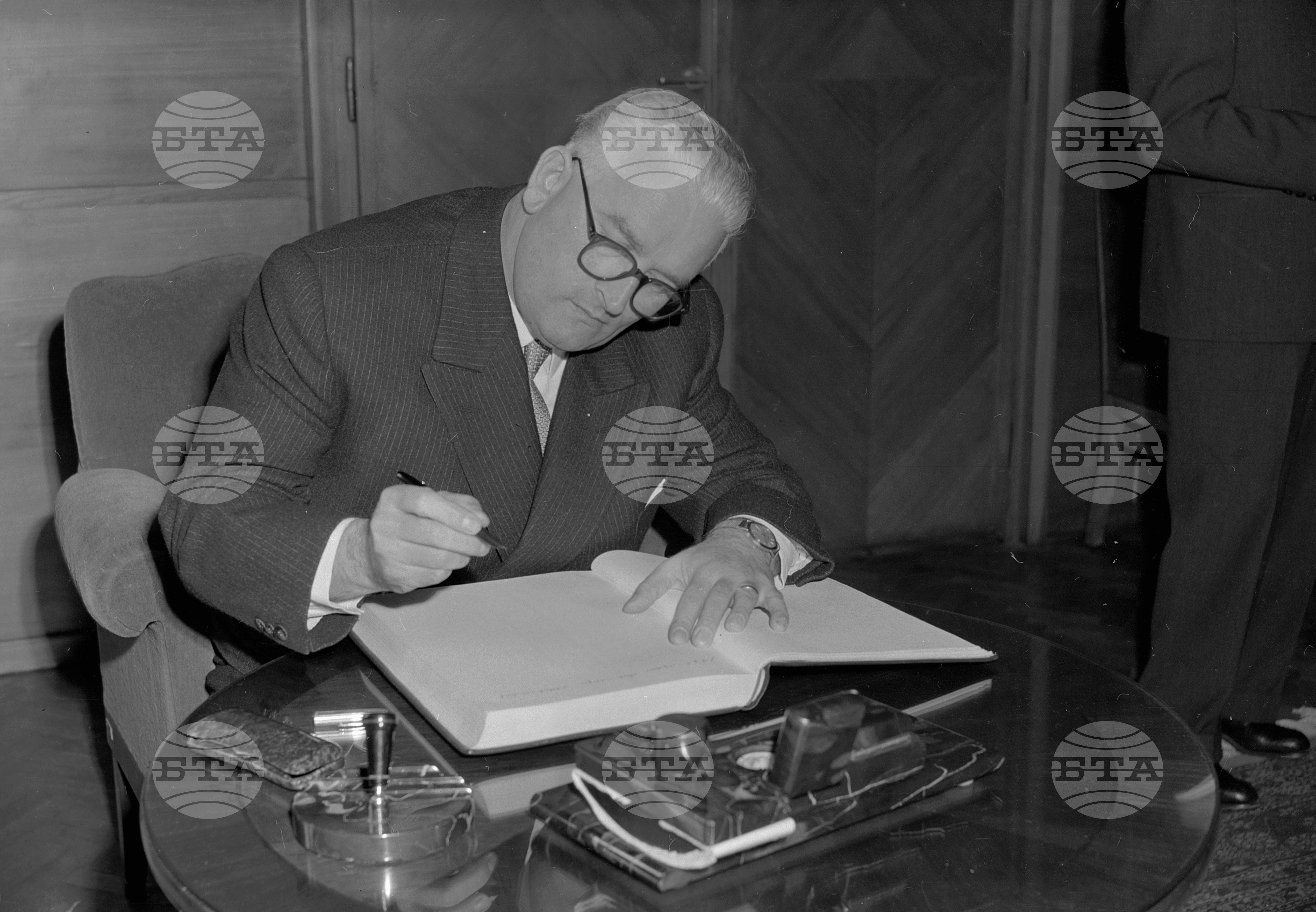 В Президиума на Народното събрание - 1960 година
