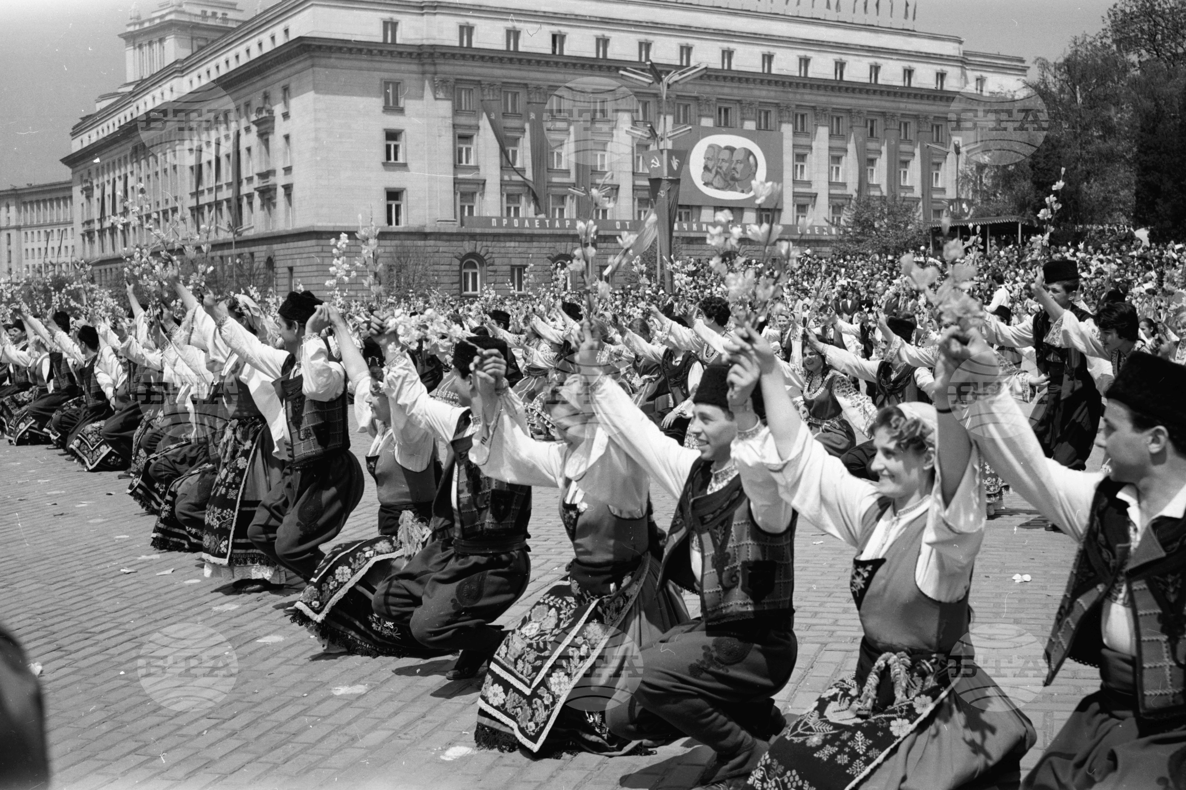 Първомайската манифестация на трудещите се в Столицата