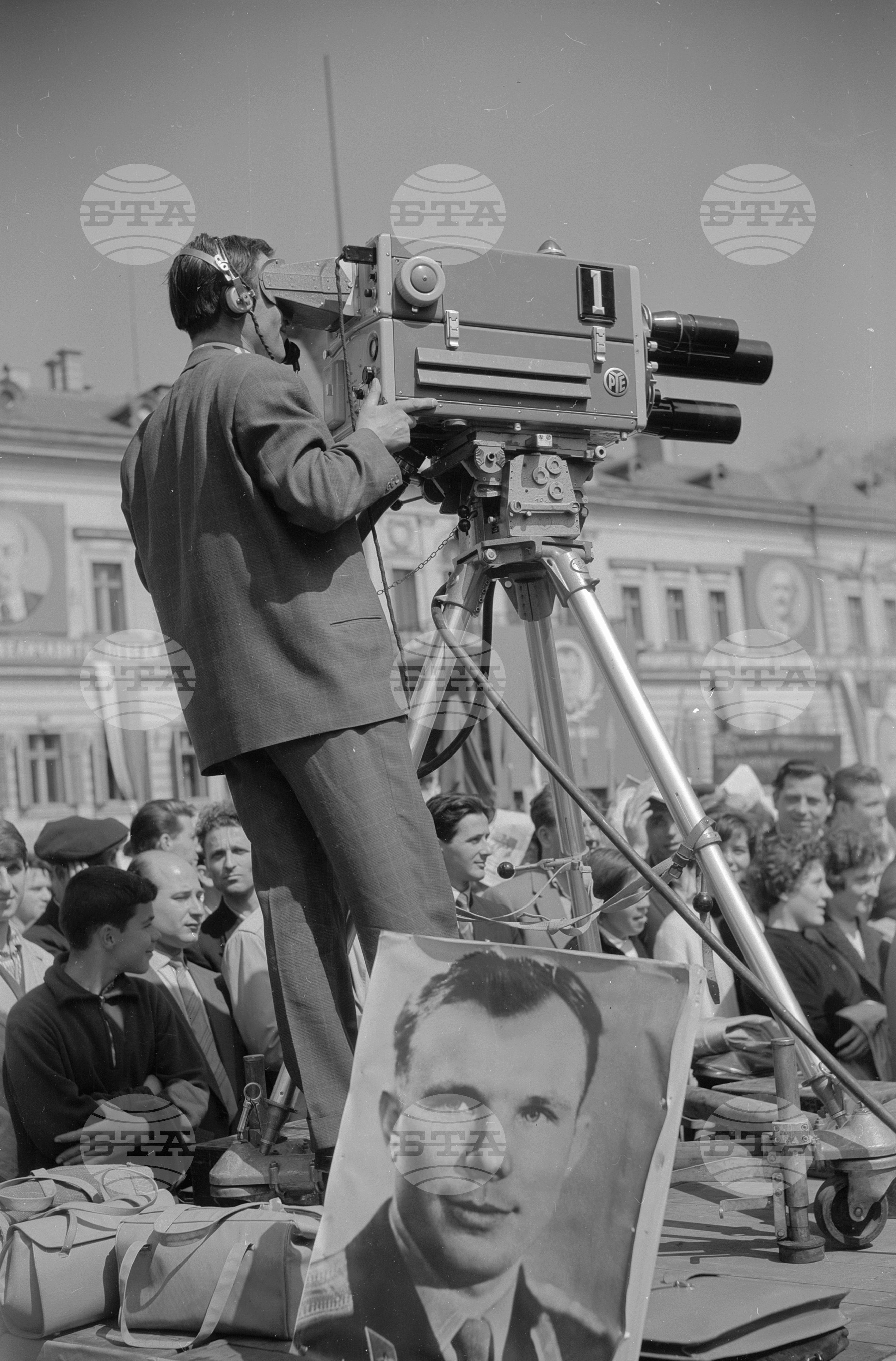Митинг на трудещите се в София, в чест на първия в света космонавт Ю.А.Гагарин част 3