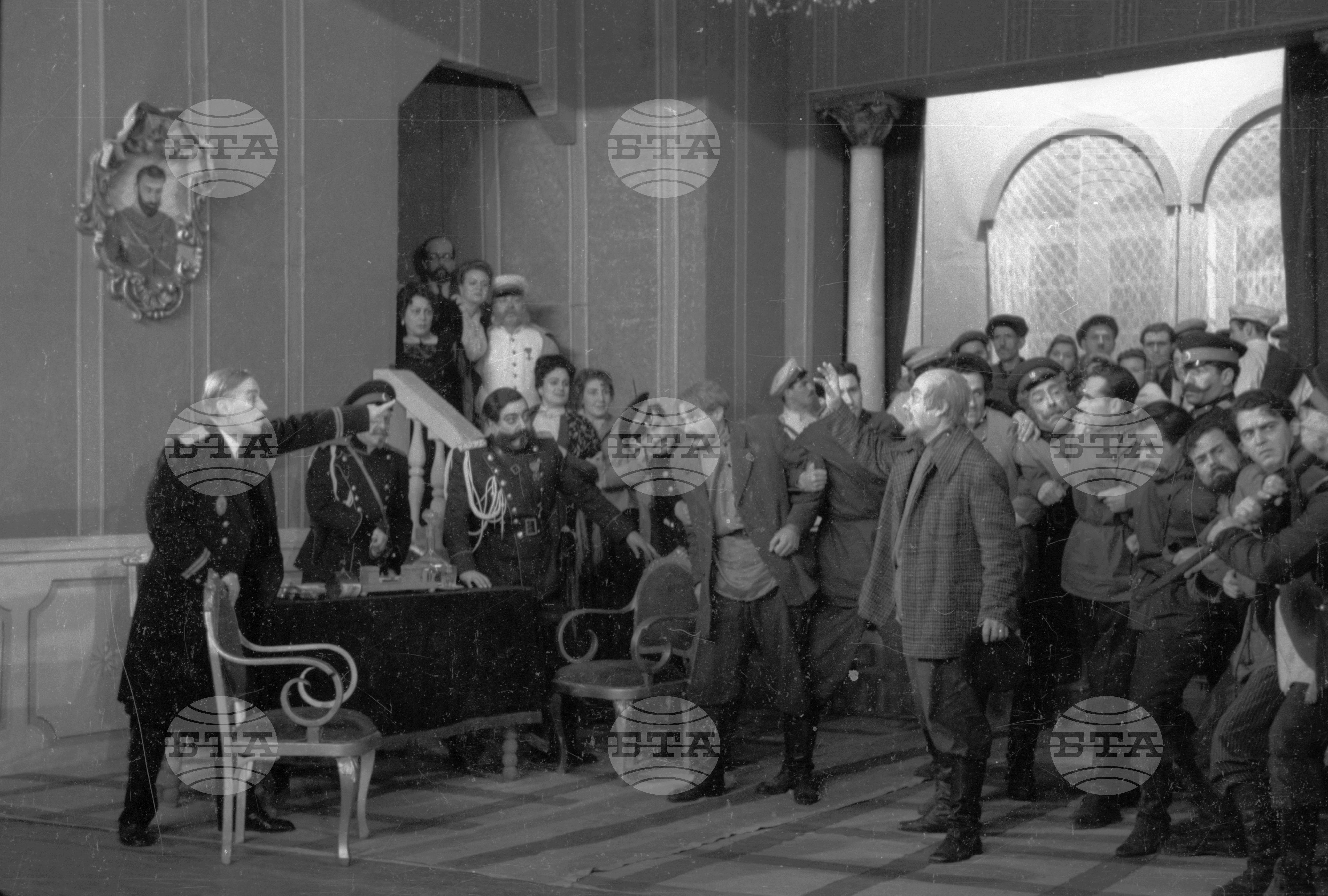 Народен театър "Иван Вазов", 1951 - част 1