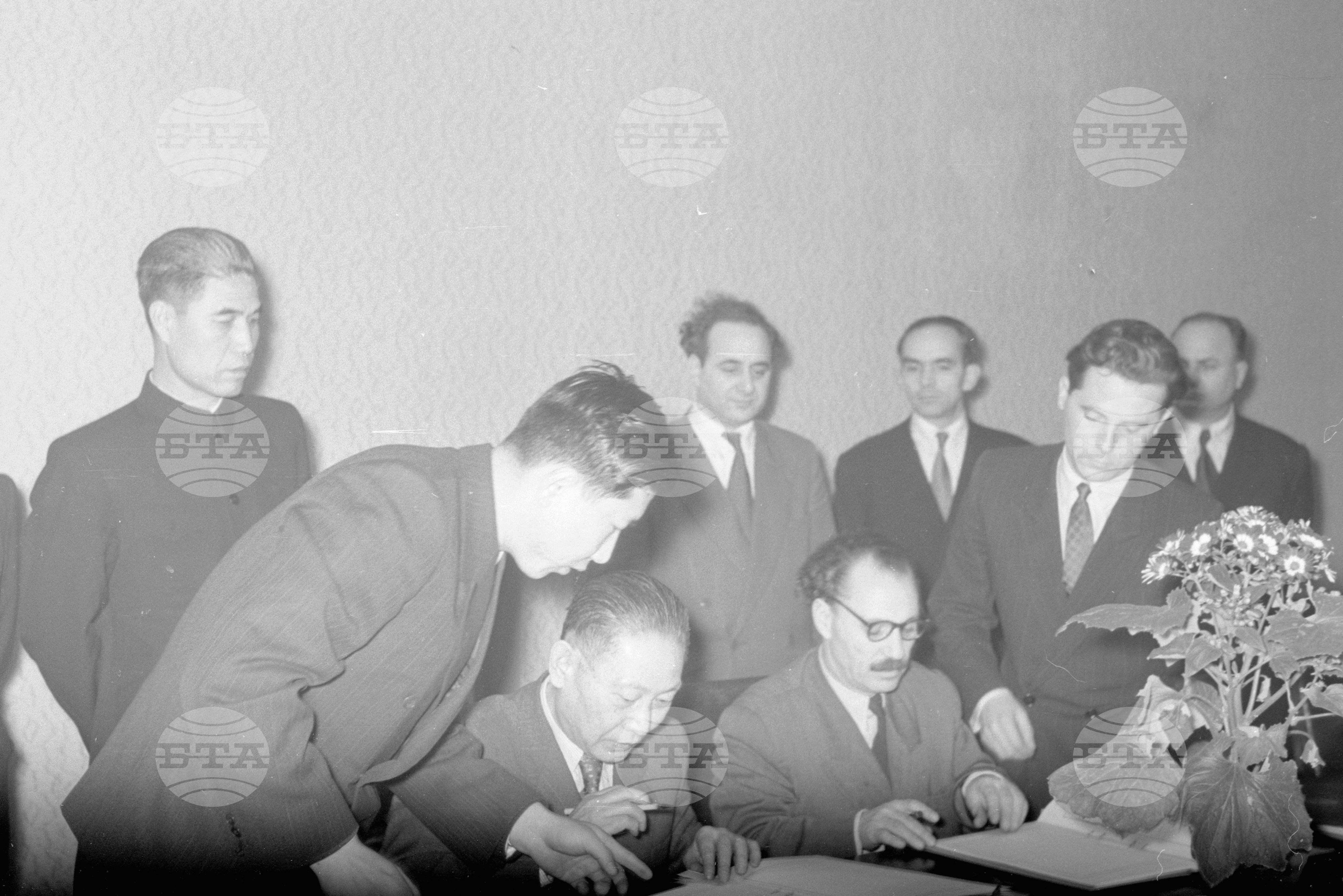 Подписване на търговска спогодба с Китайската Народна Република и България