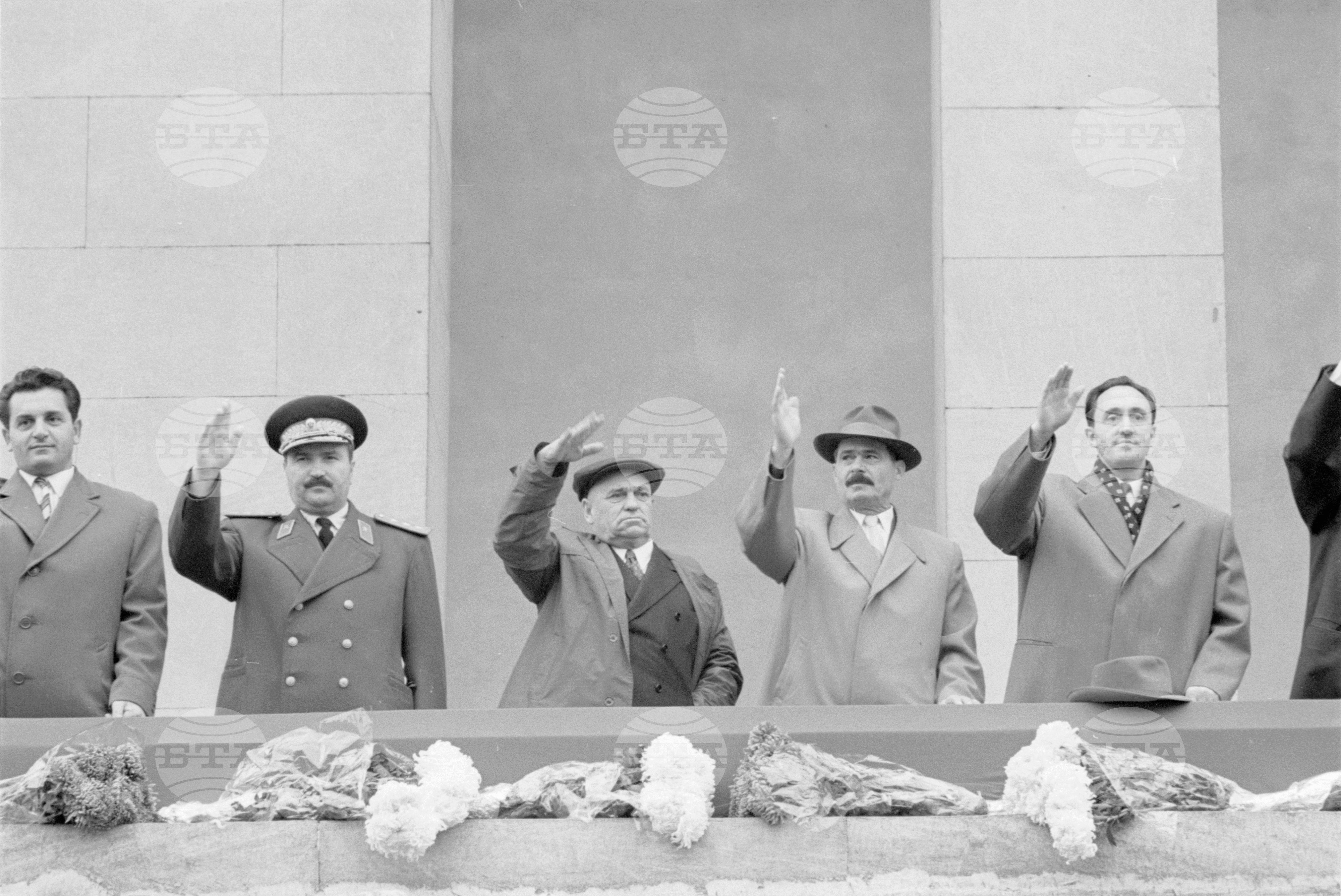 Възторжена манифестация на софийските трудещи се по случай 45-годишнината на Великата октомврийска социалистическа революция част 2