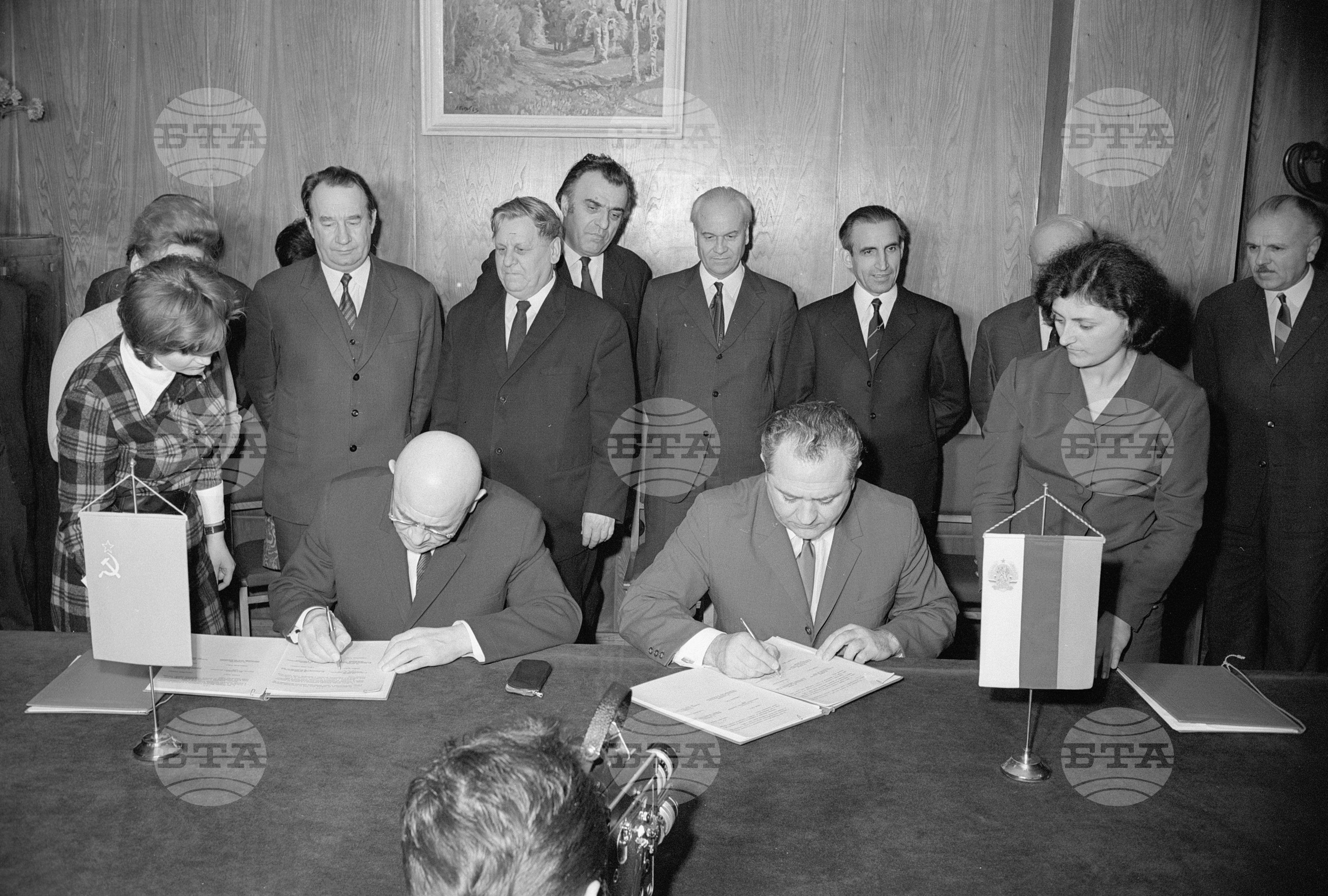 Подписване на протоколи между СССР и НРБ