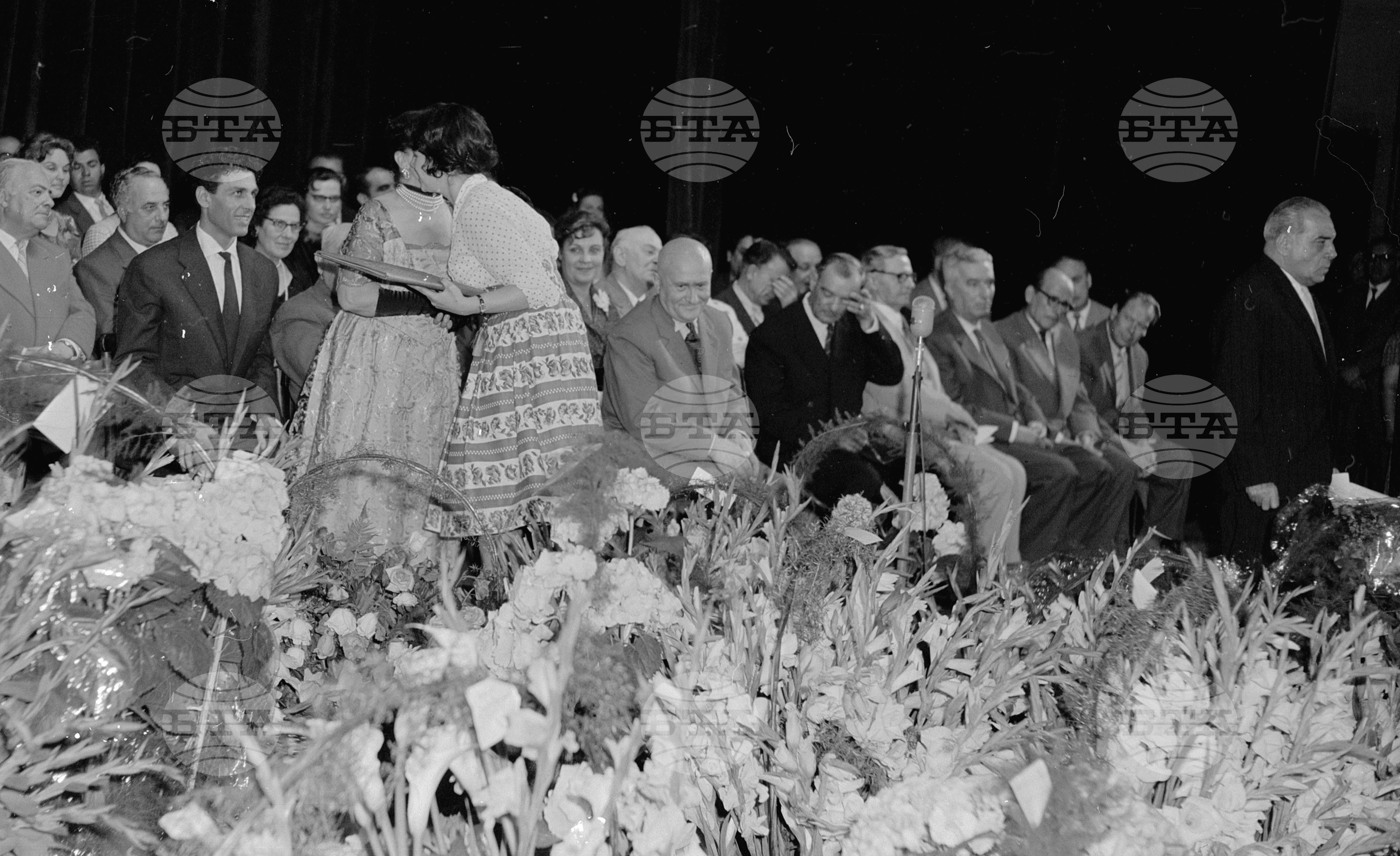 Честване на 50-годишната дейност на народната артистка Марта Попова част 3