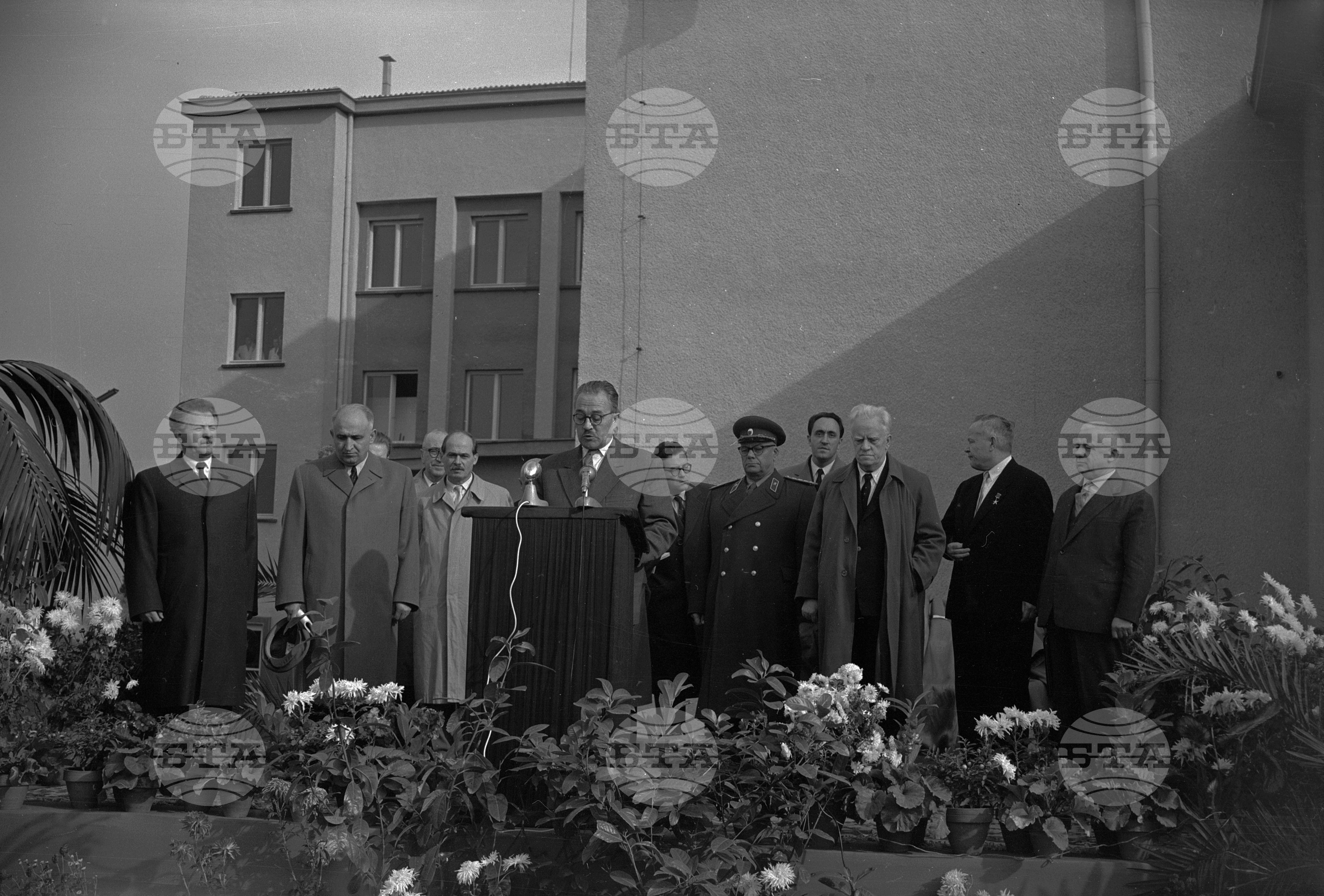 Официално откриване на първия български научноизследователски атомен реактор "ИРТ-1000"