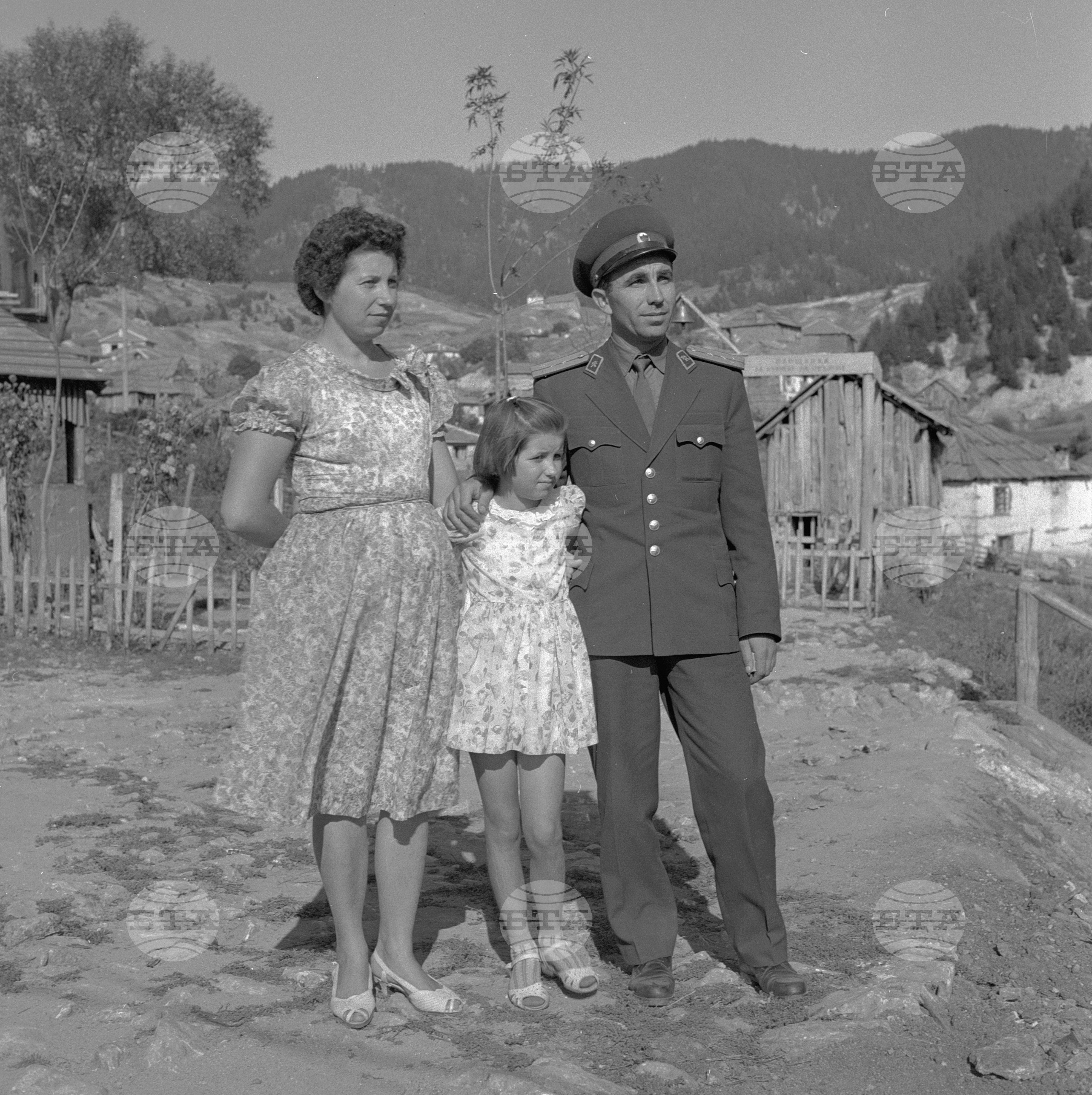 Мирни трудещи се и военнослужещи от Родопите 1963 година