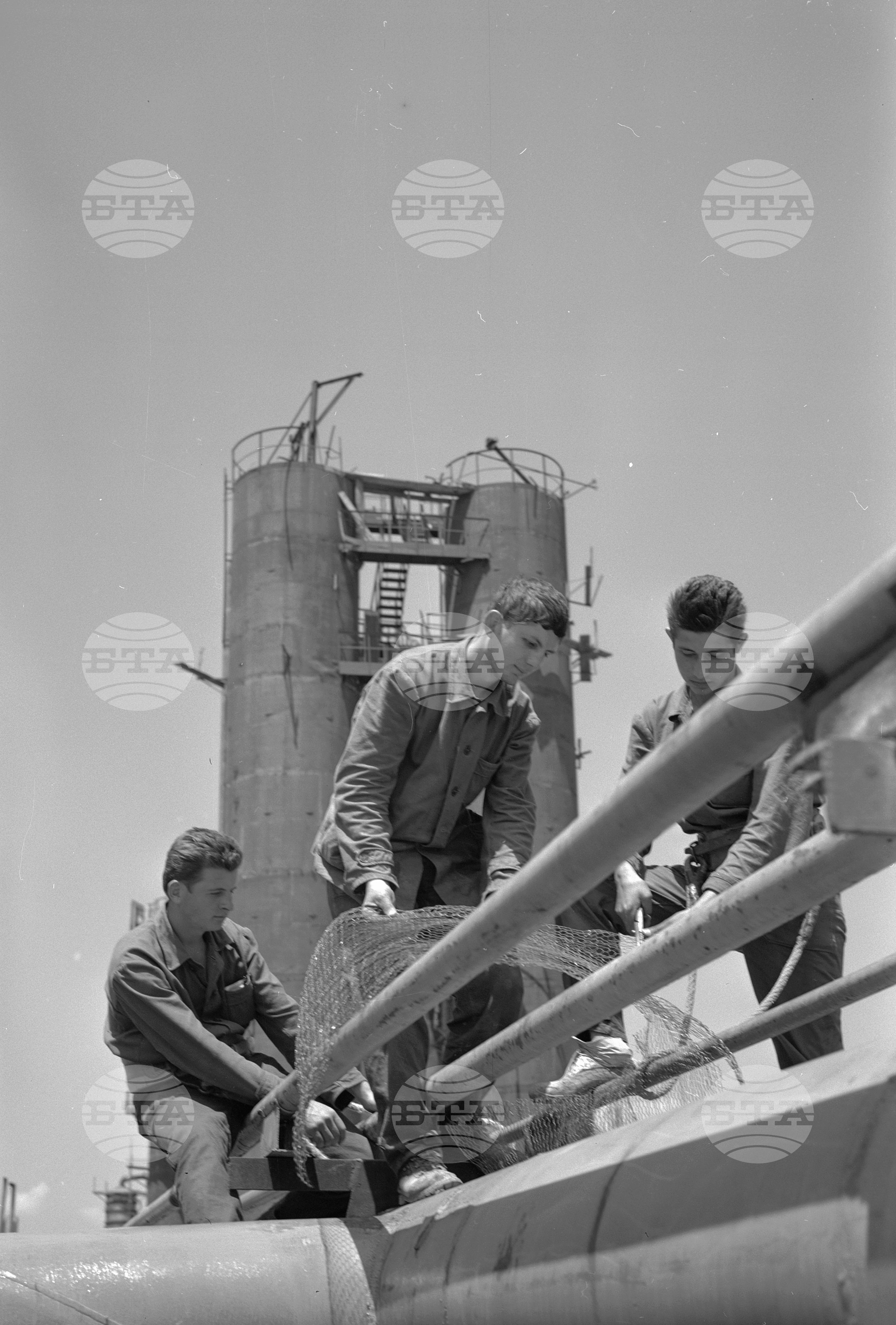 На строежа на Кремиковския металургичен комбинат - 1963