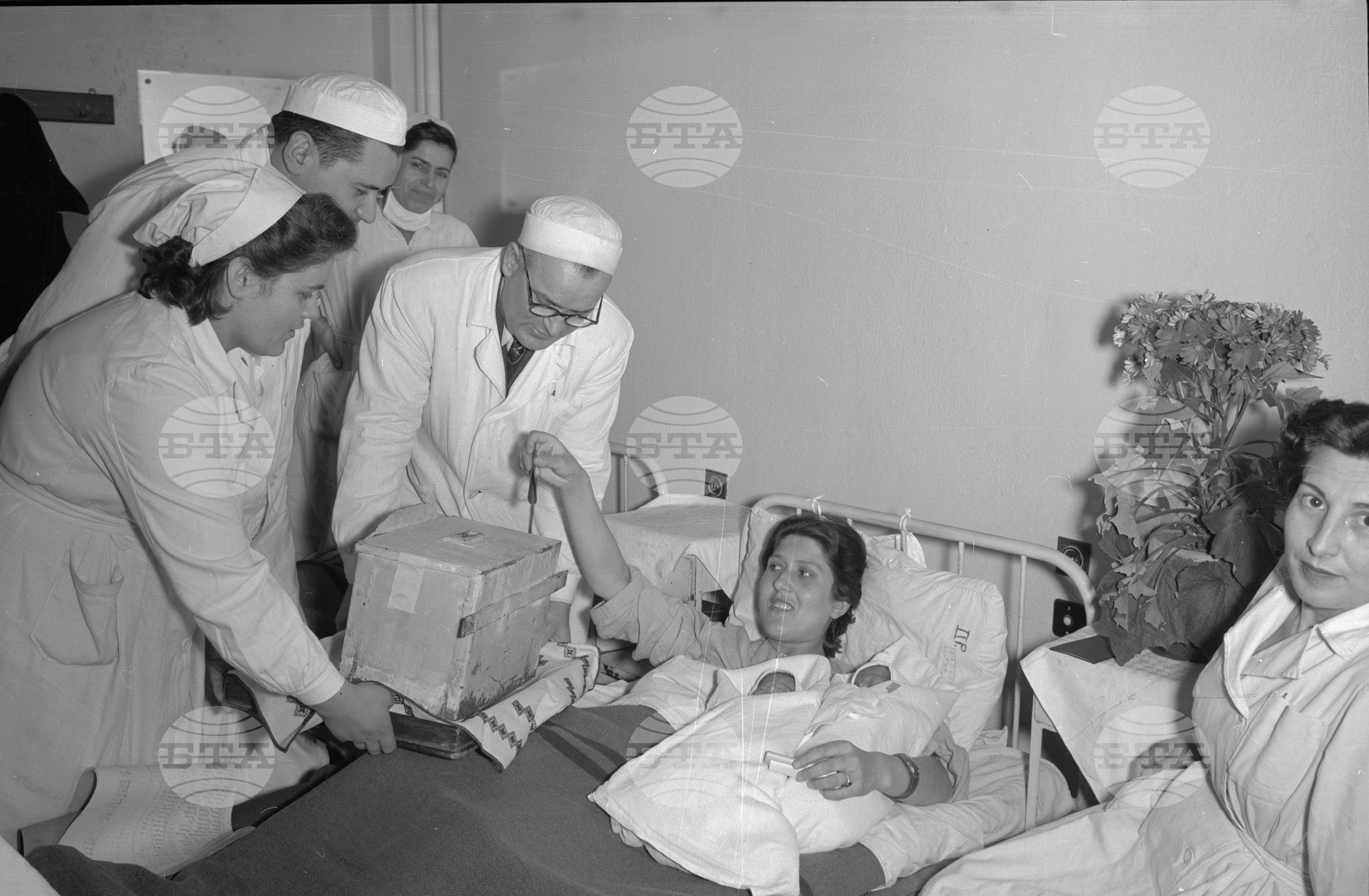 Изборният ден на 12 февруари 1956 година в София