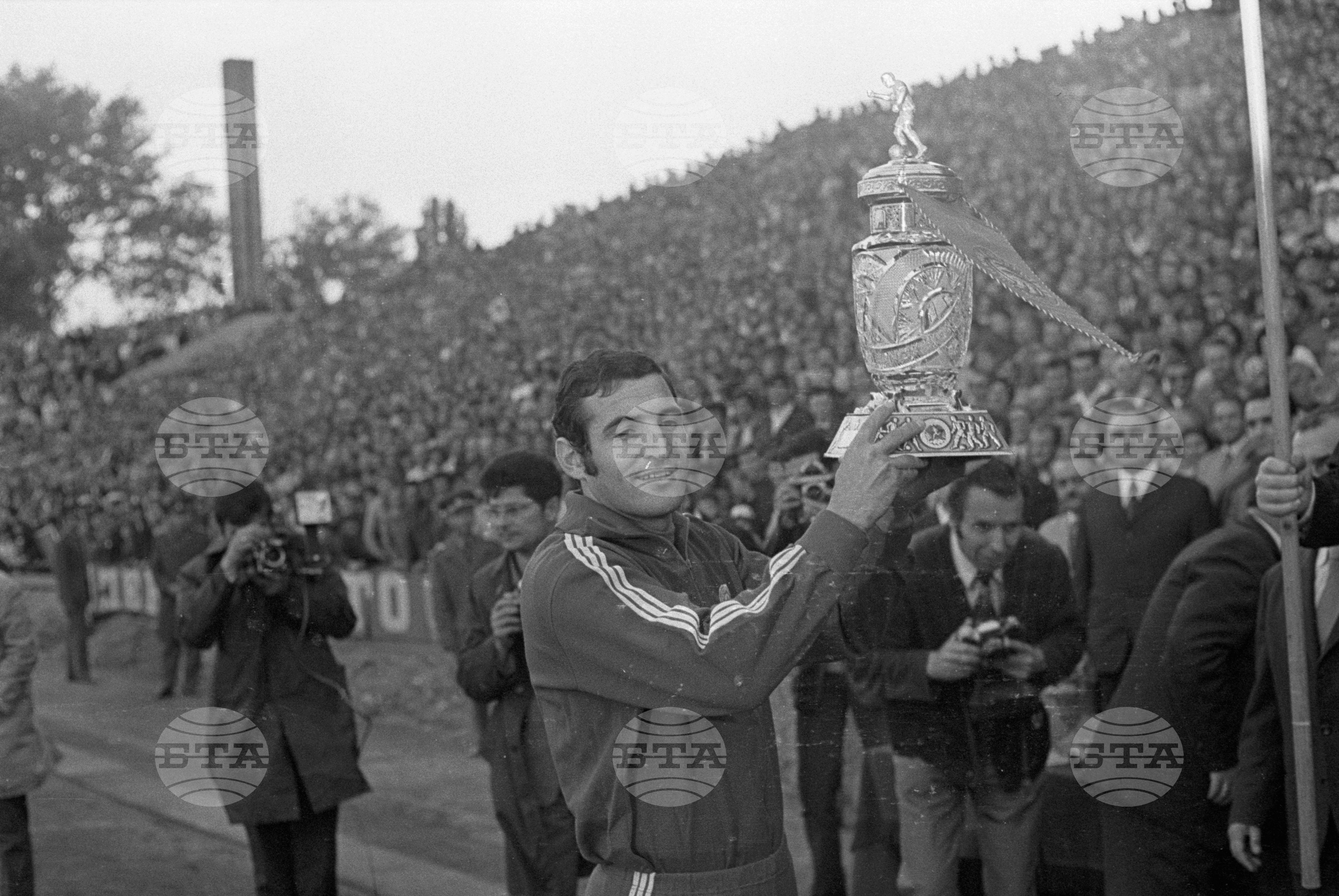 Закриване на републиканското първенство по футбол 1972-1973 година