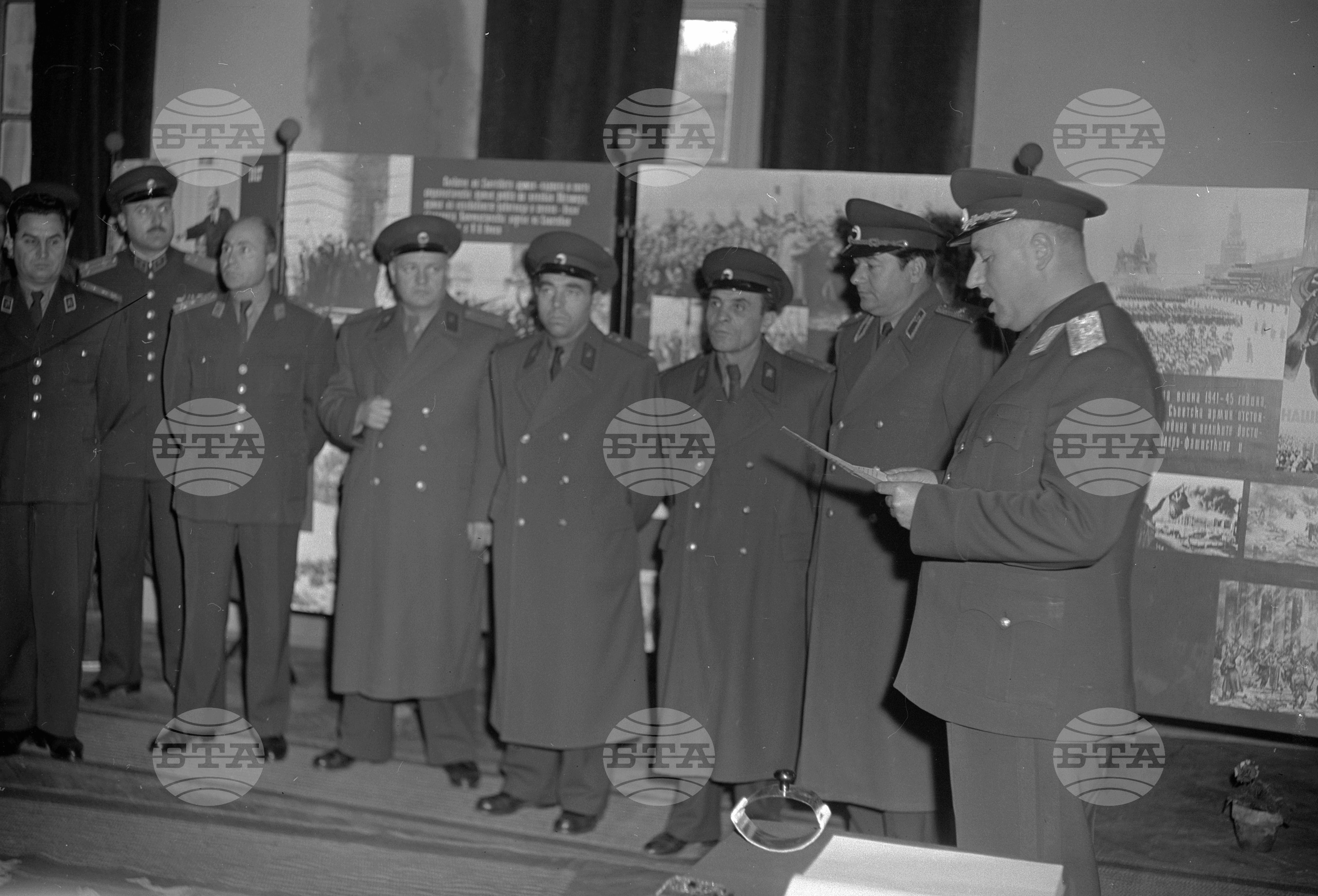 Изложба в София посветена на бойната дружба на братските армии по случай Октомврийската социалистическа революция