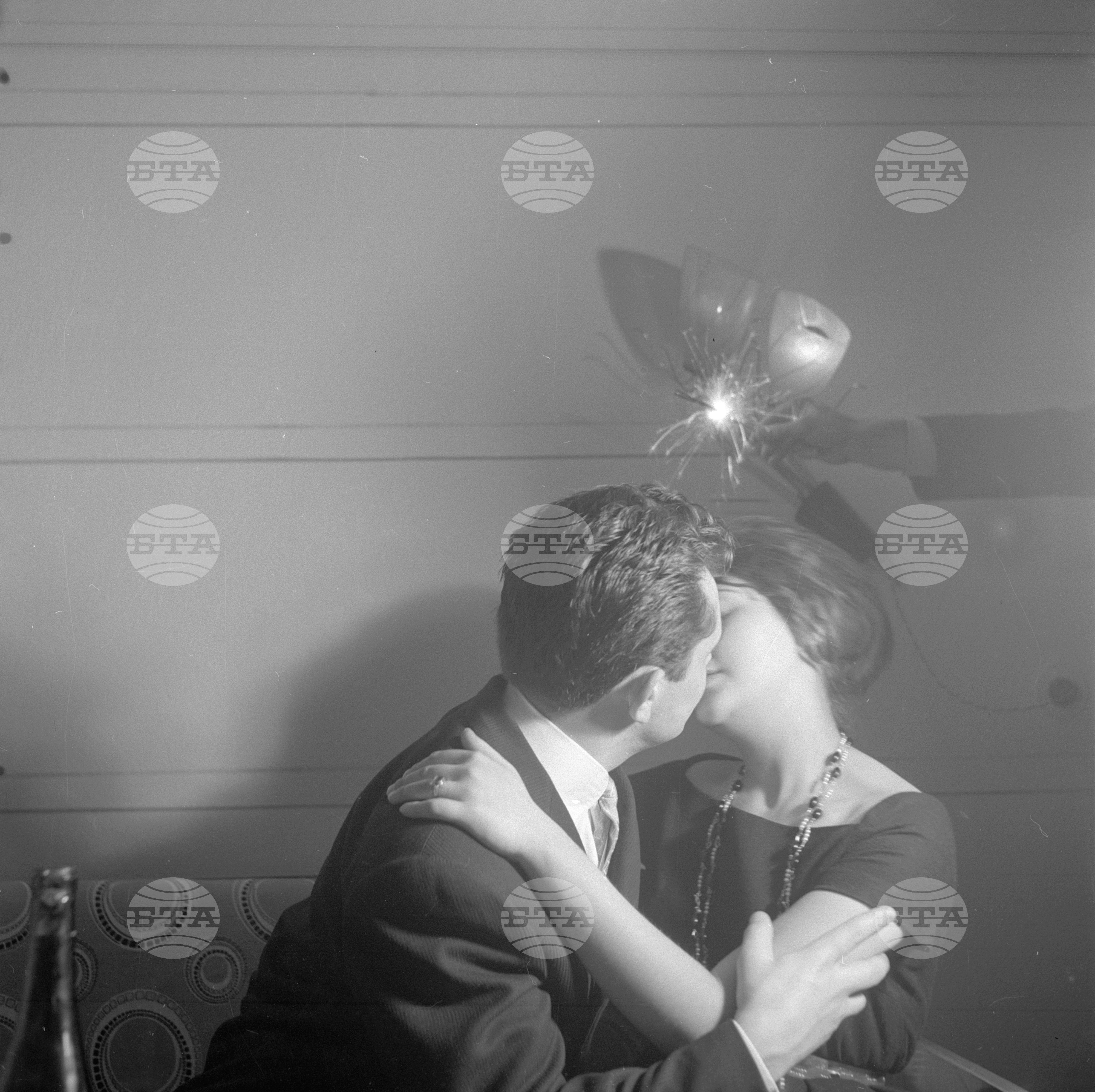 Новогодишната нощ, даваща началото на 1963 година