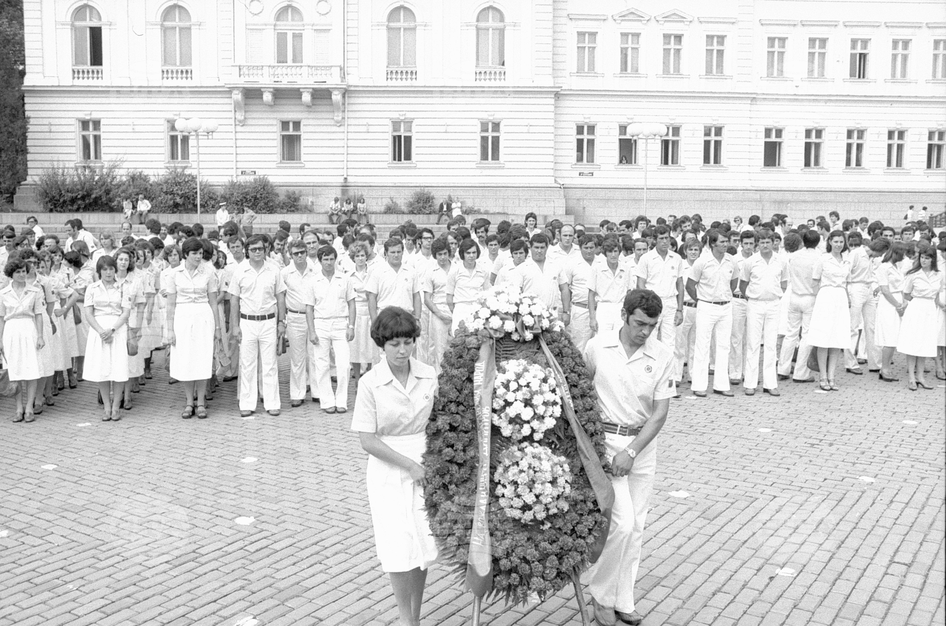 Среща на другаря Тодор Живков с делегацията за фестивала в Куба