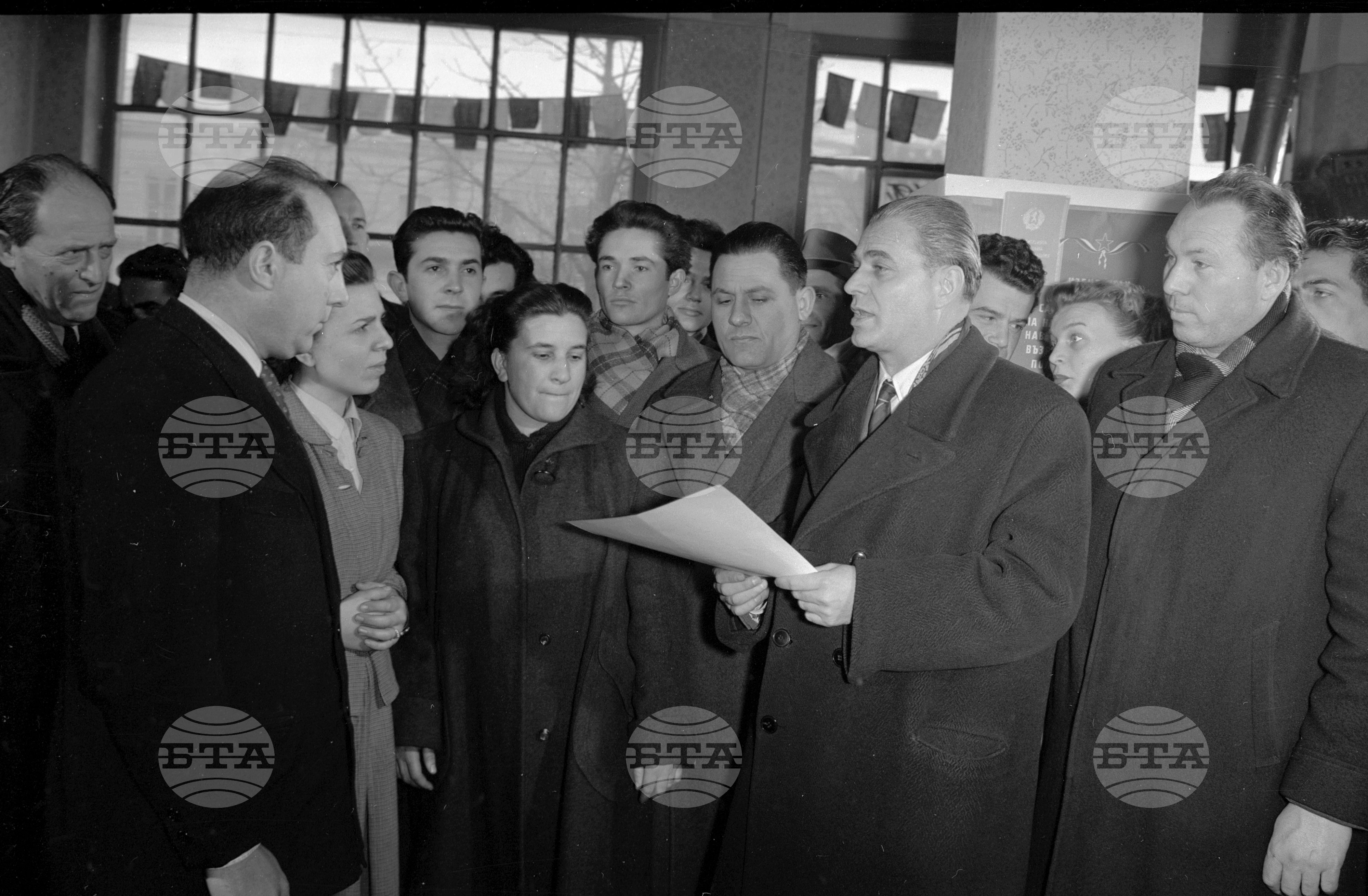 Изборният ден на 12 февруари 1956 година в София (Червенковски район)