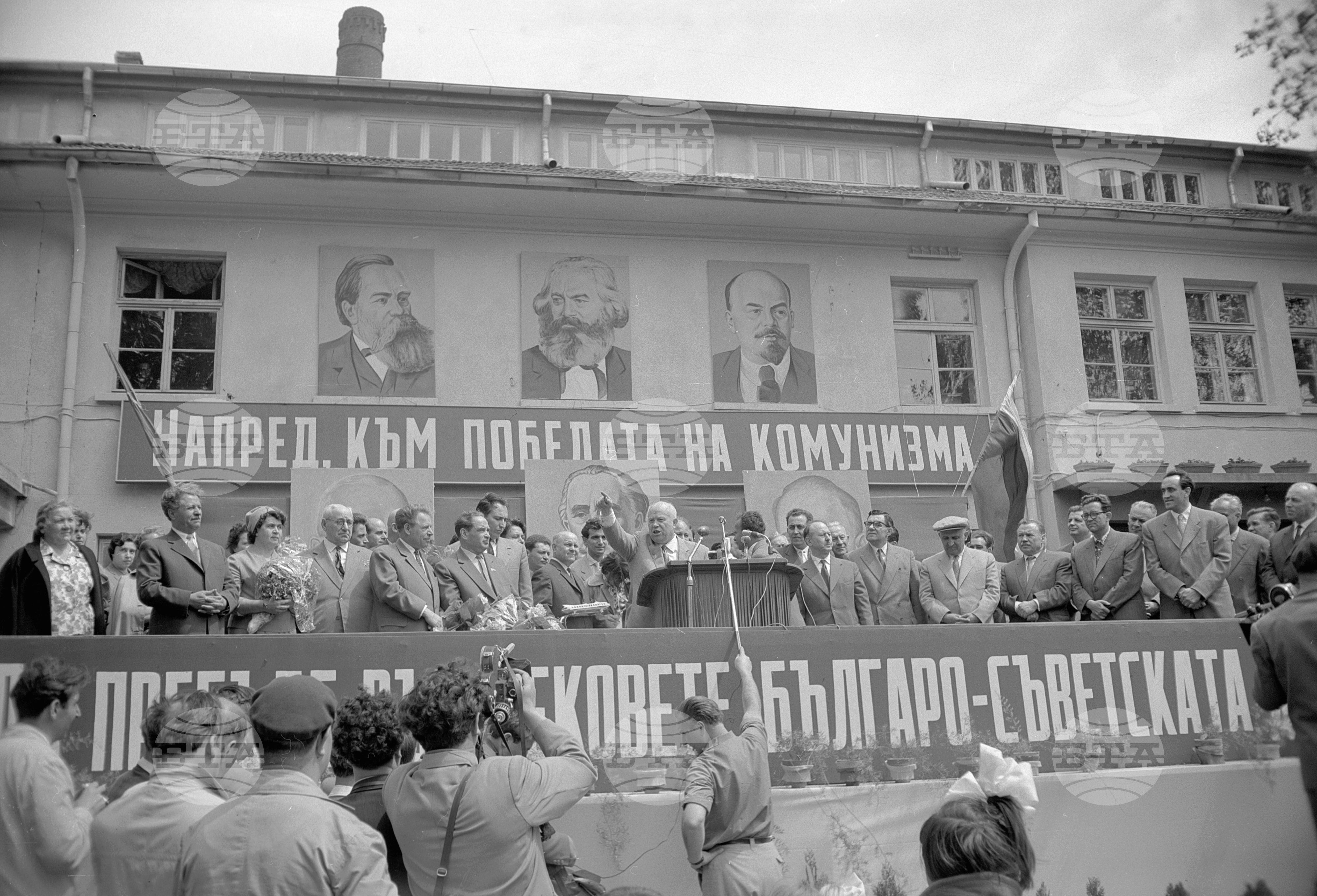 Посещение на Съветската партийно-правителствена делегация в корабостроителния и кораборемонтния завод "Георги Димитров" Варна част 2