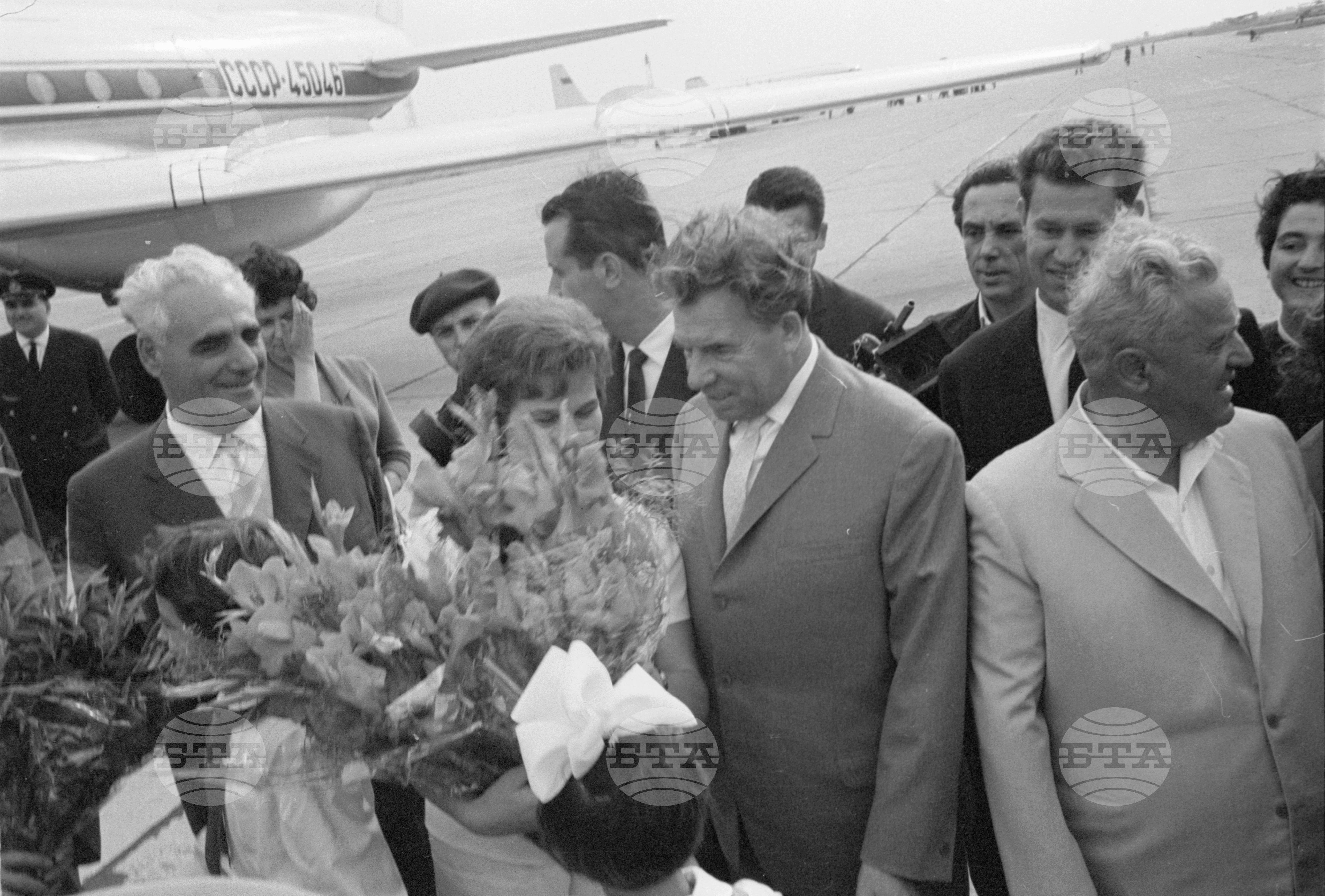 Пребиваване на съветските космонавти Валентина Терешкова и Валери Биковски у нас част 1