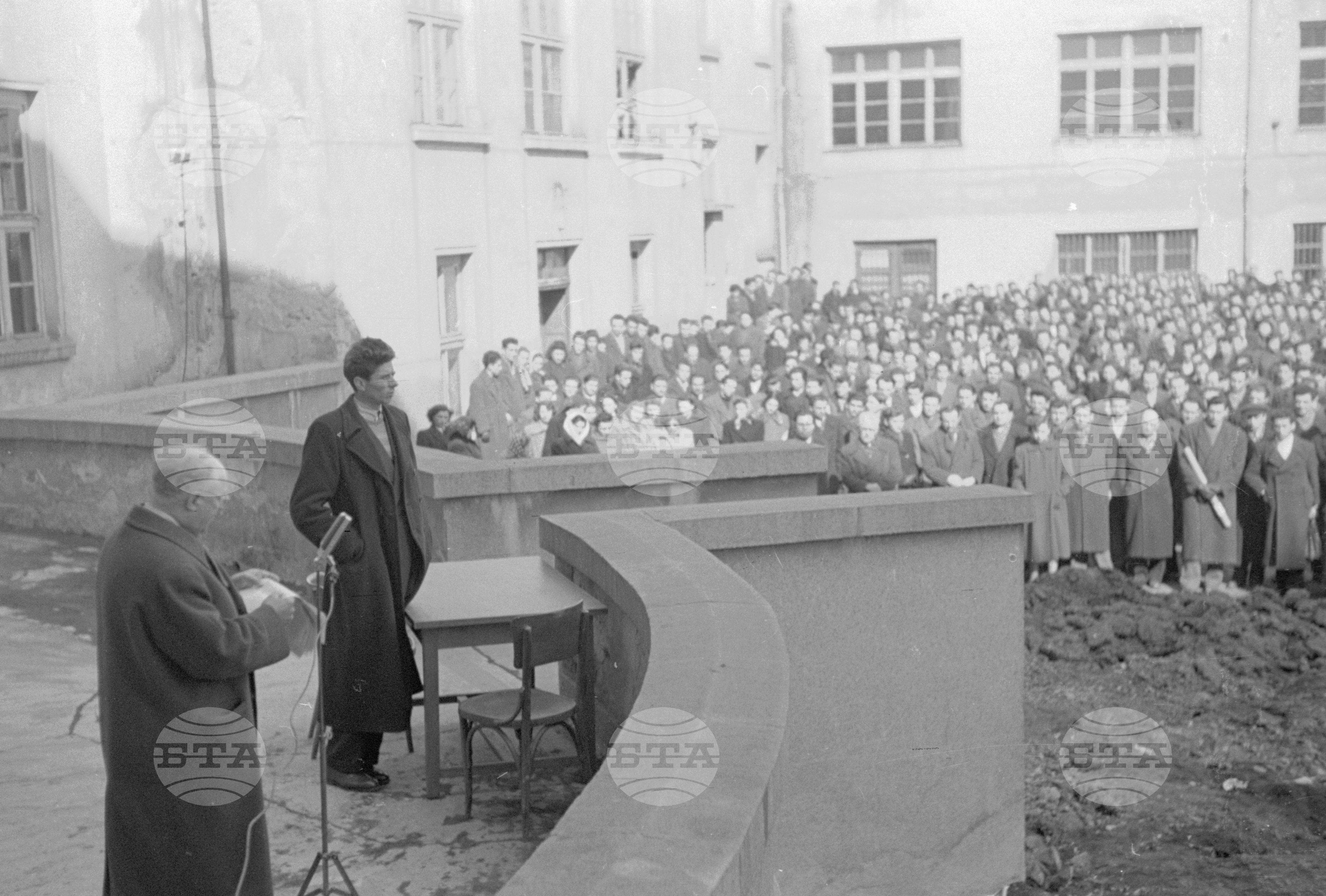 Траурен митинг по случай смъртта на Йосиф Висарионович Сталин