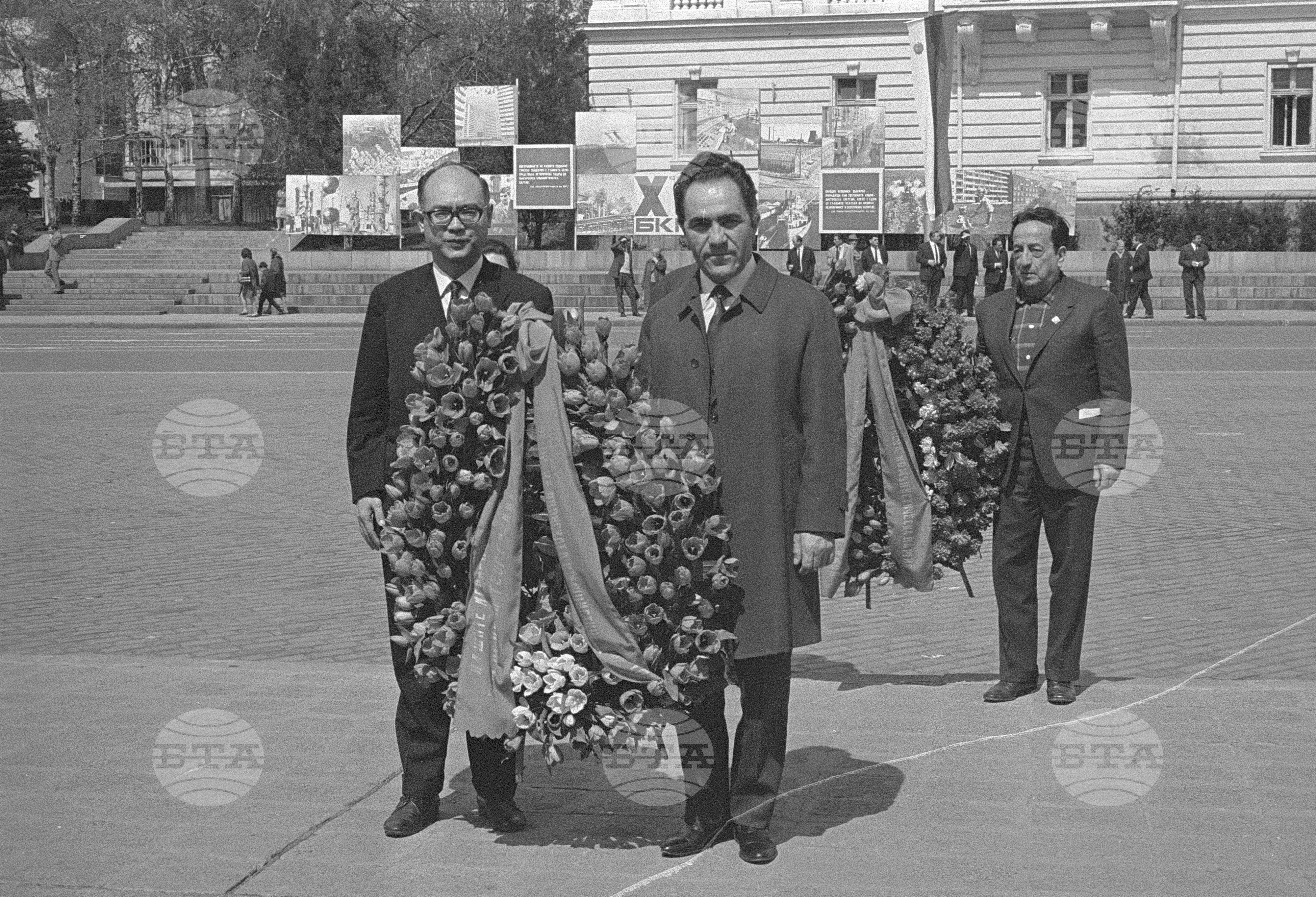 Полагане на венци