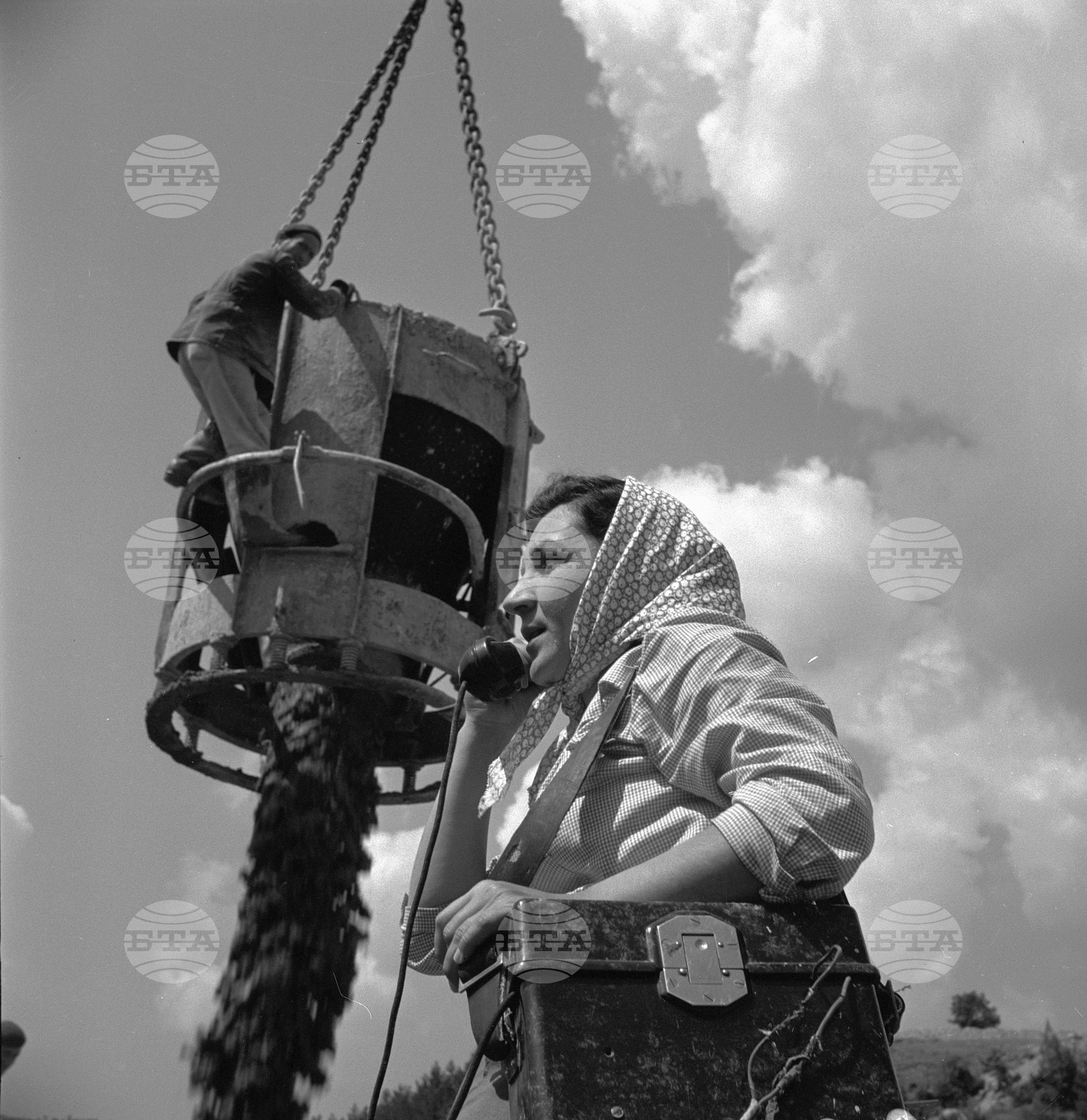 На строежа на язовир "Тополница" - 1959 година