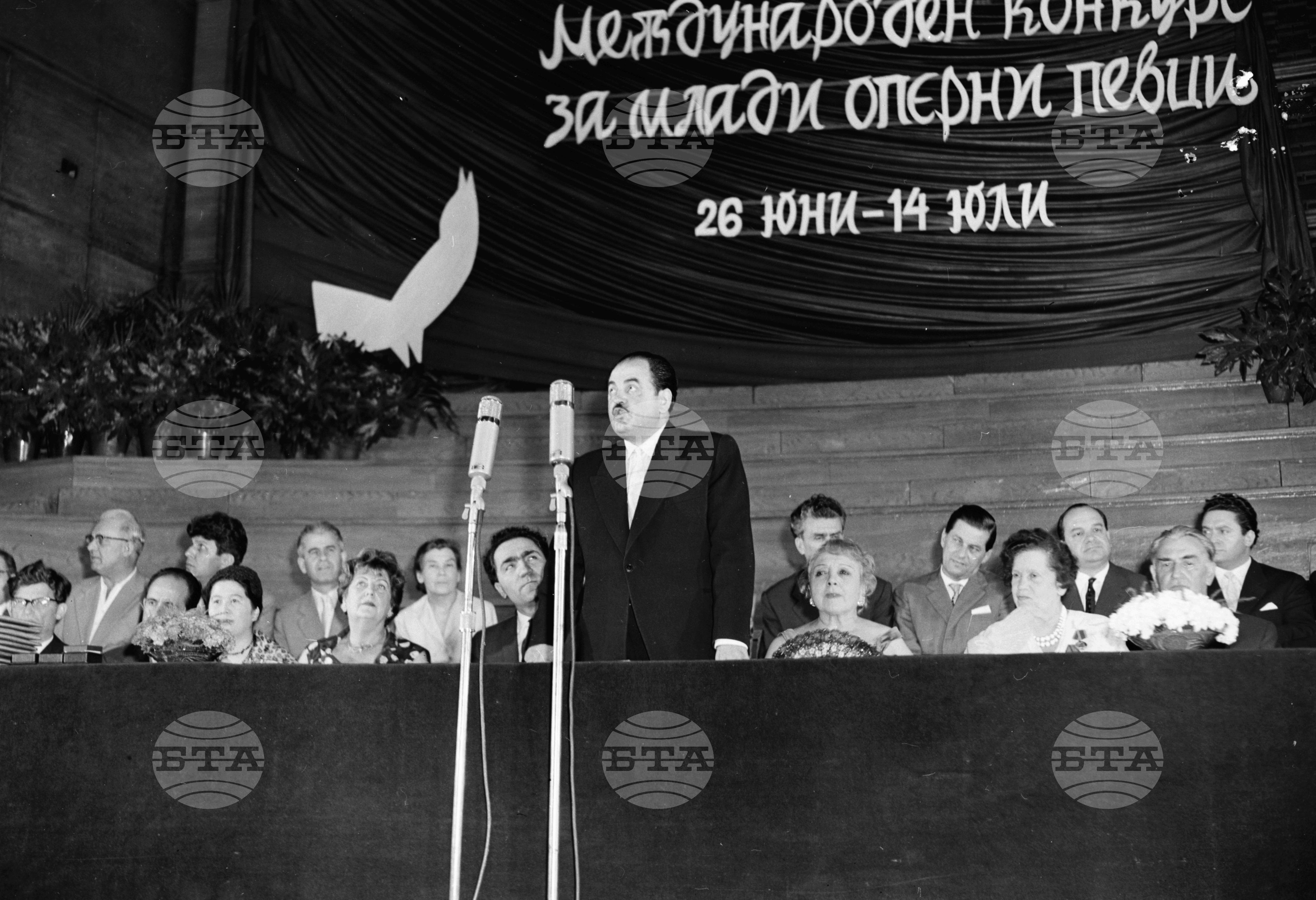 Тържествено връчване на наградите на лауреатите на първия международен конкурс за млади оперни певци
