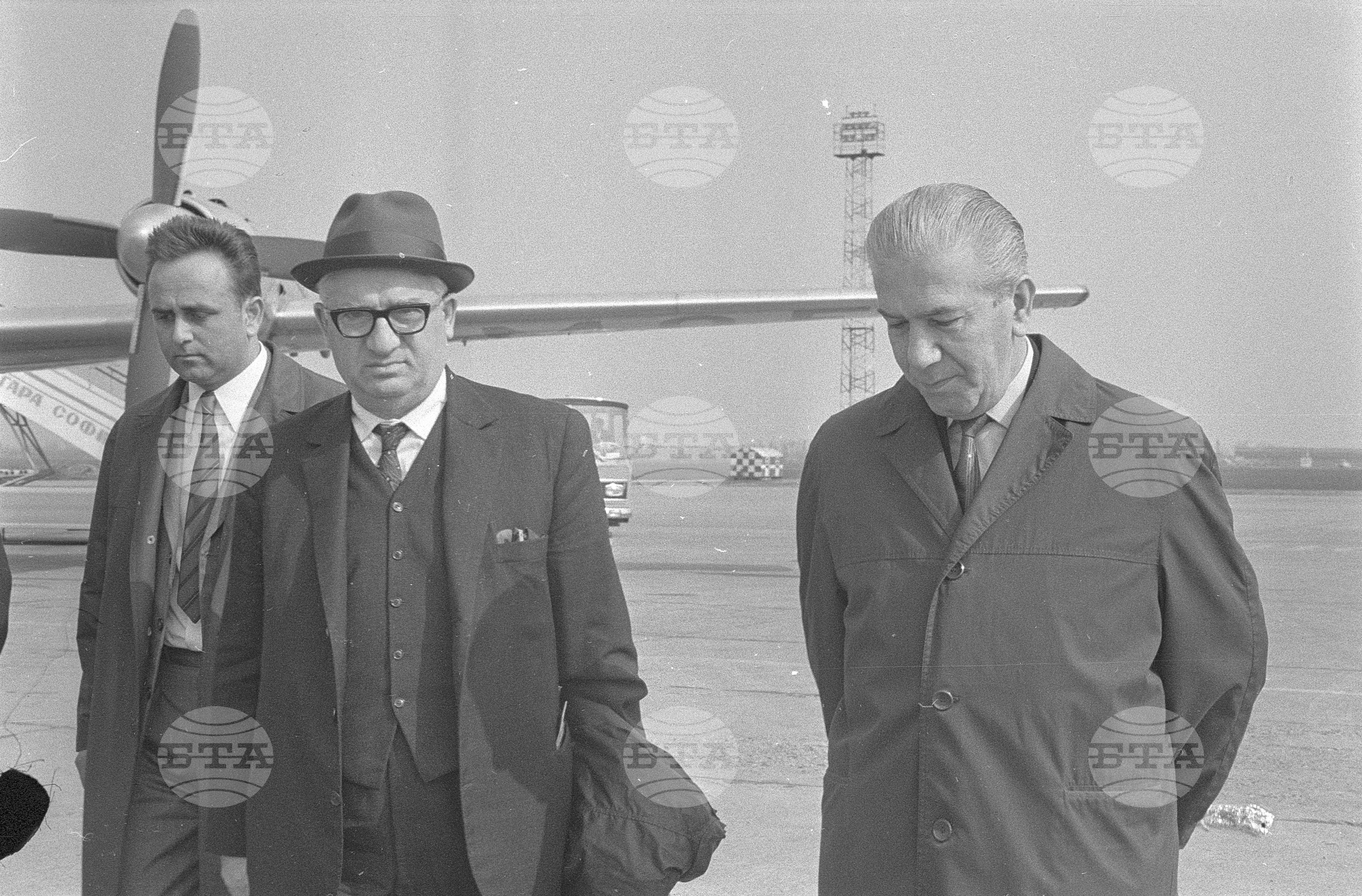Посрещане на делегации от други държави на летище София