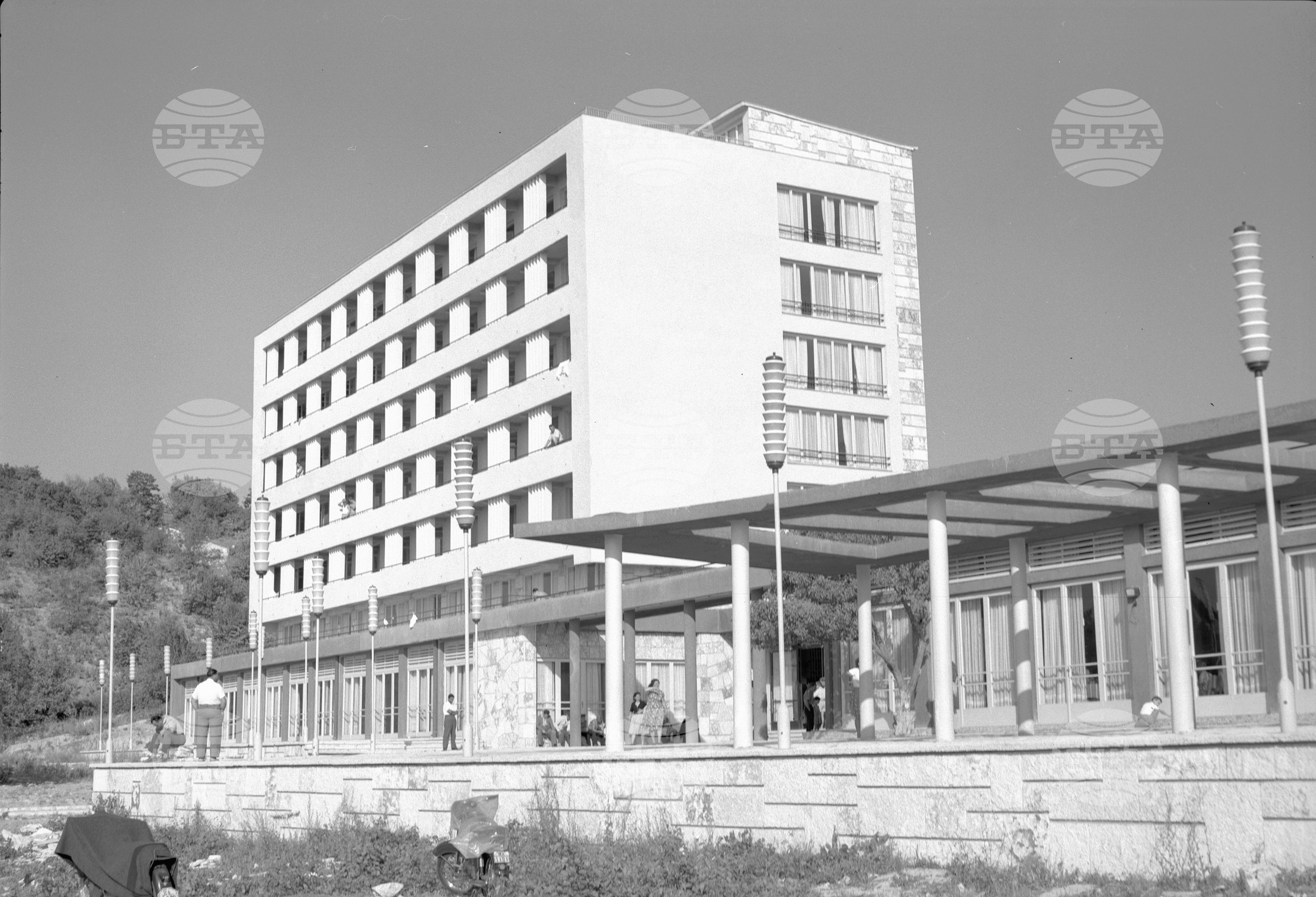 Почивният дом на трудещите се селяни в международния курорт "Златните пясъци" край град Варна