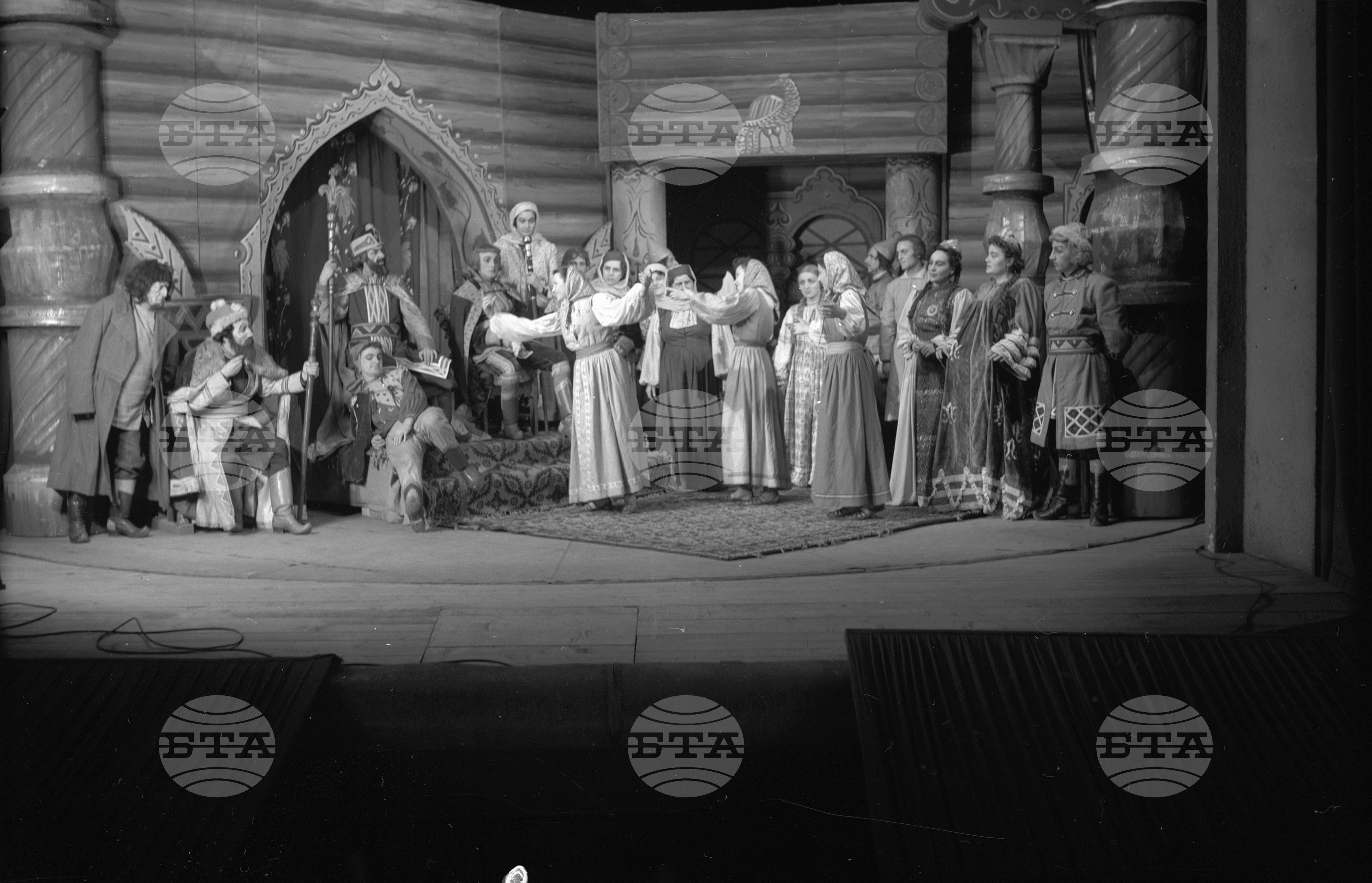 Пиесата „Верни сърца" от Владимир Голфер на габровска сцена