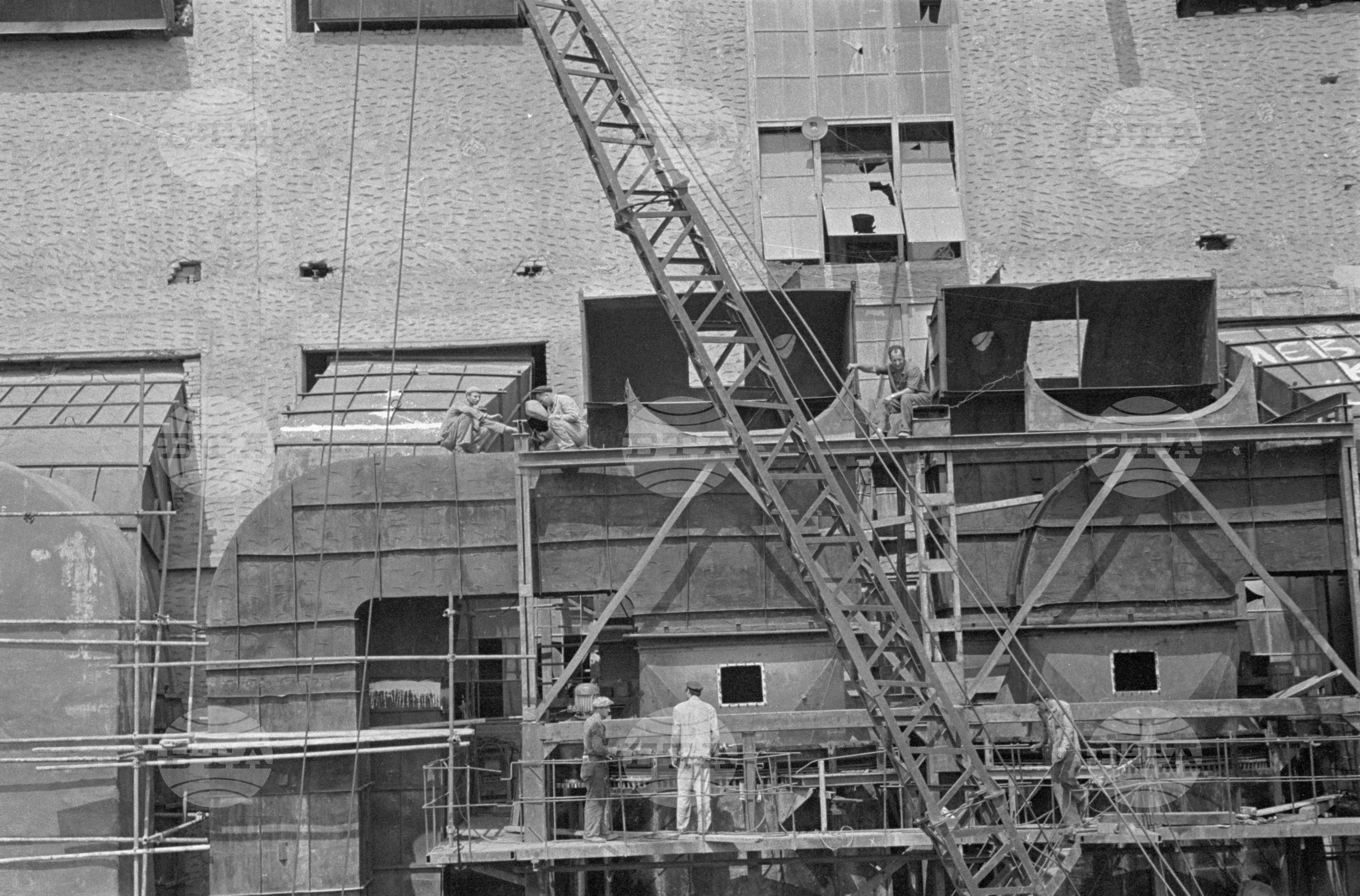 На строежа на ТЕЦ "Трайчо Костов", София - 1963