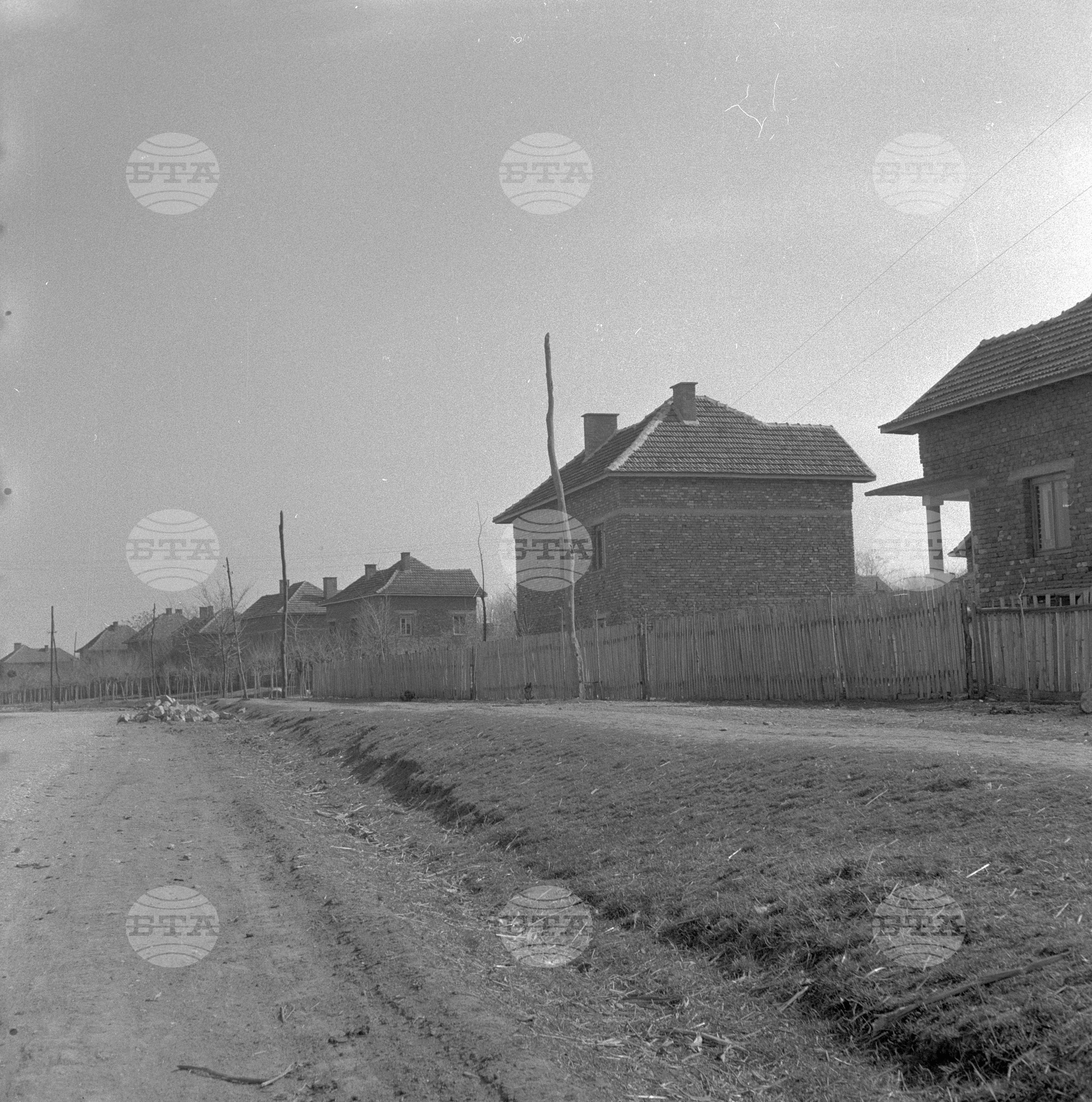 На строежа на Хартиено-целулозния комбинат край село Букьовци, Врачански окръг - част 4