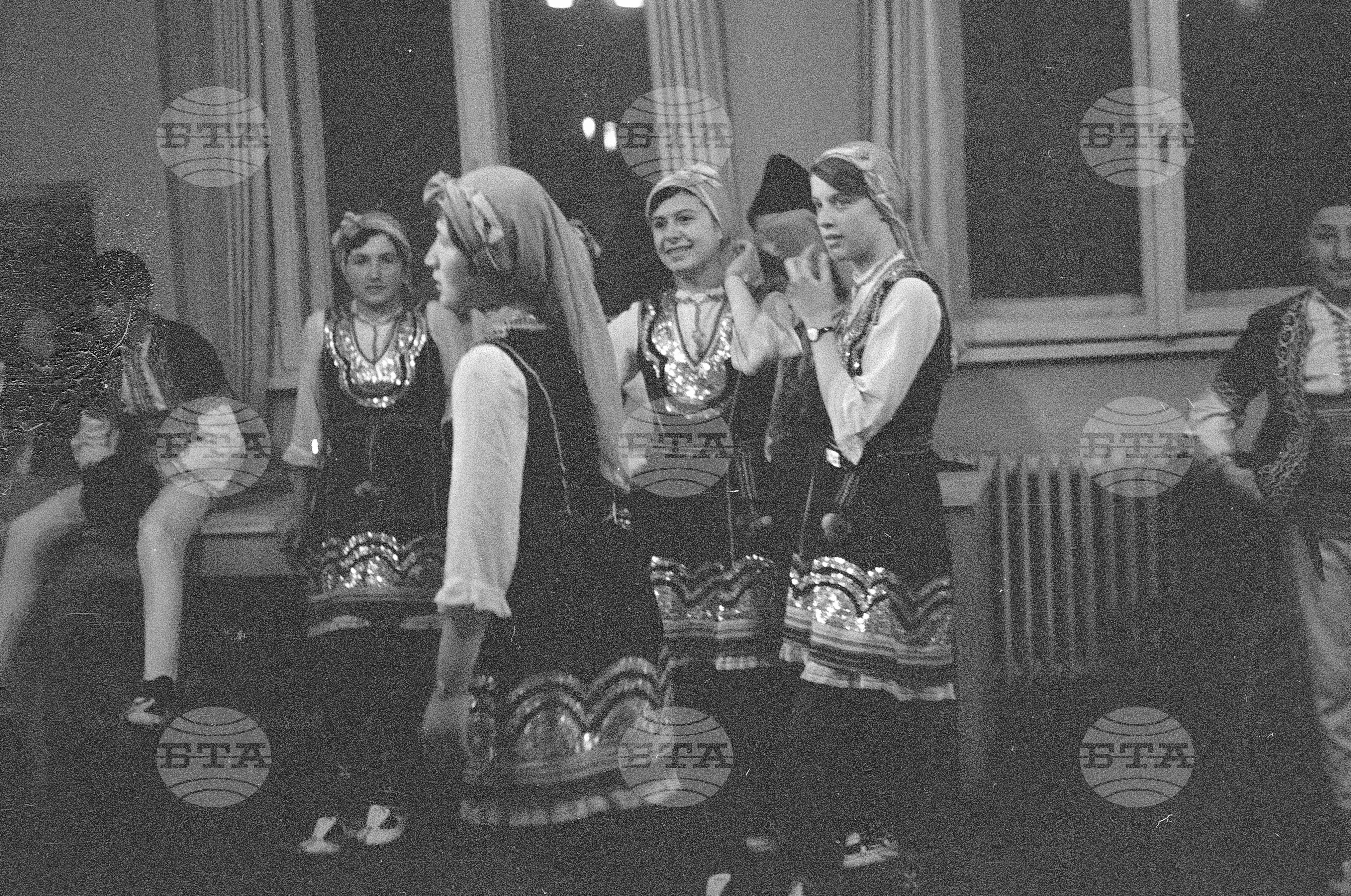 Танцов състав при читалище "Враждебна"