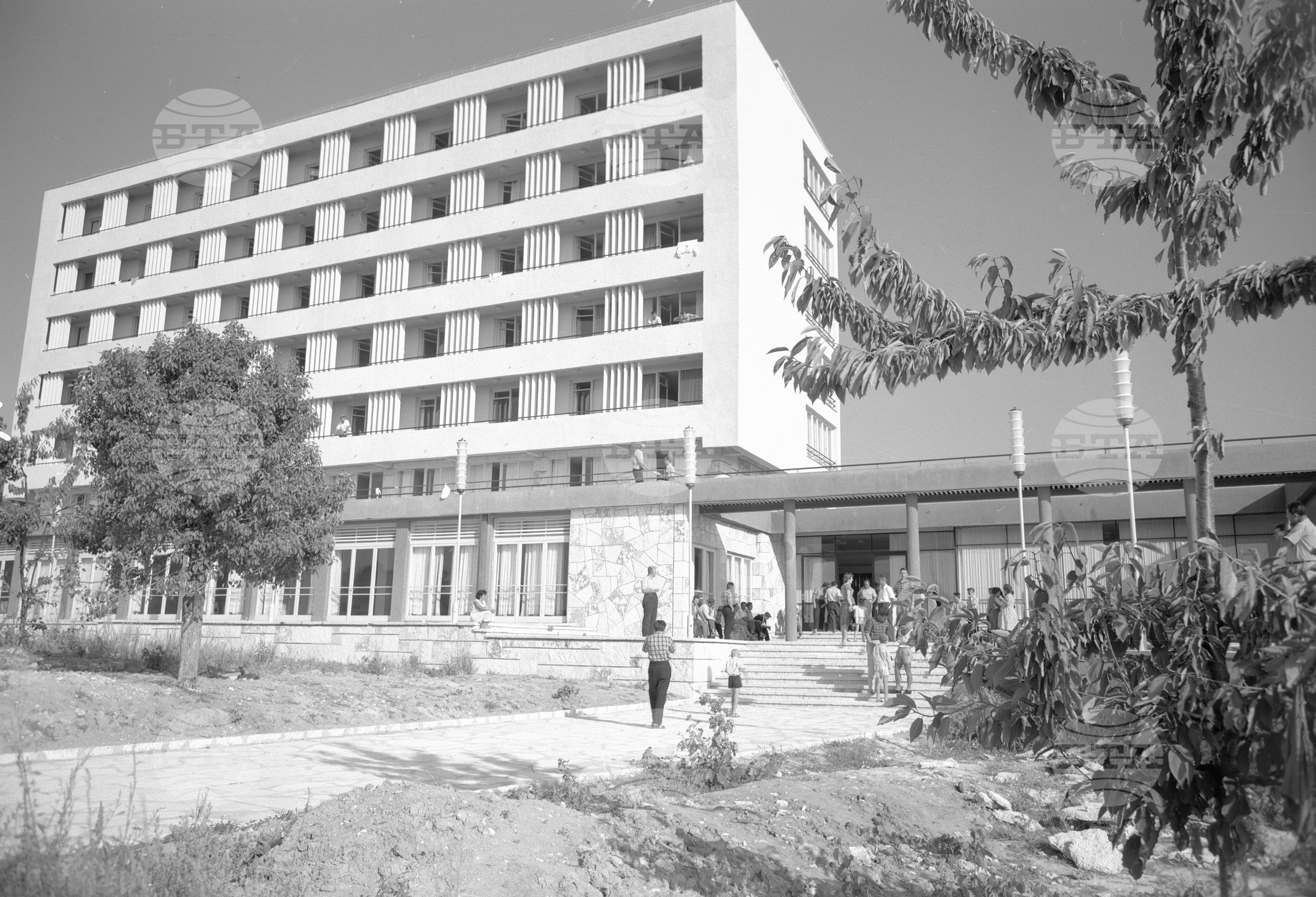 Почивният дом на трудещите се селяни в международния курорт "Златните пясъци" край град Варна