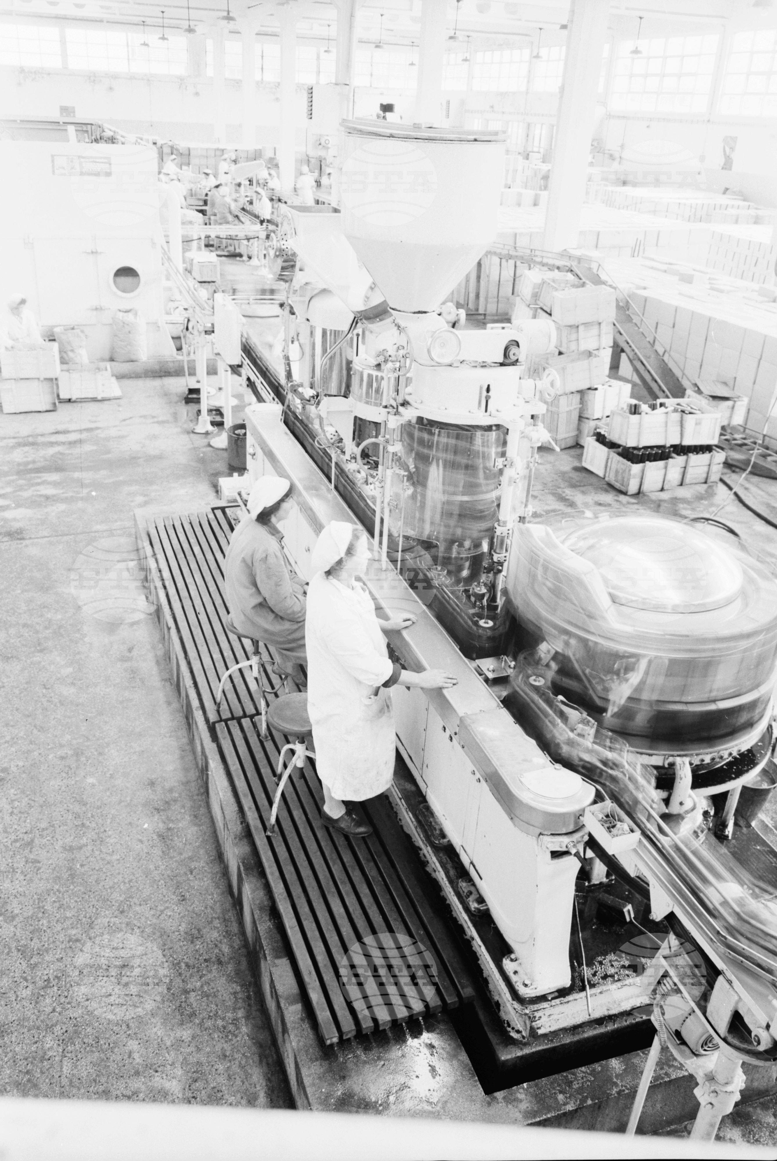Завод преработка и стабилизация на вината край София